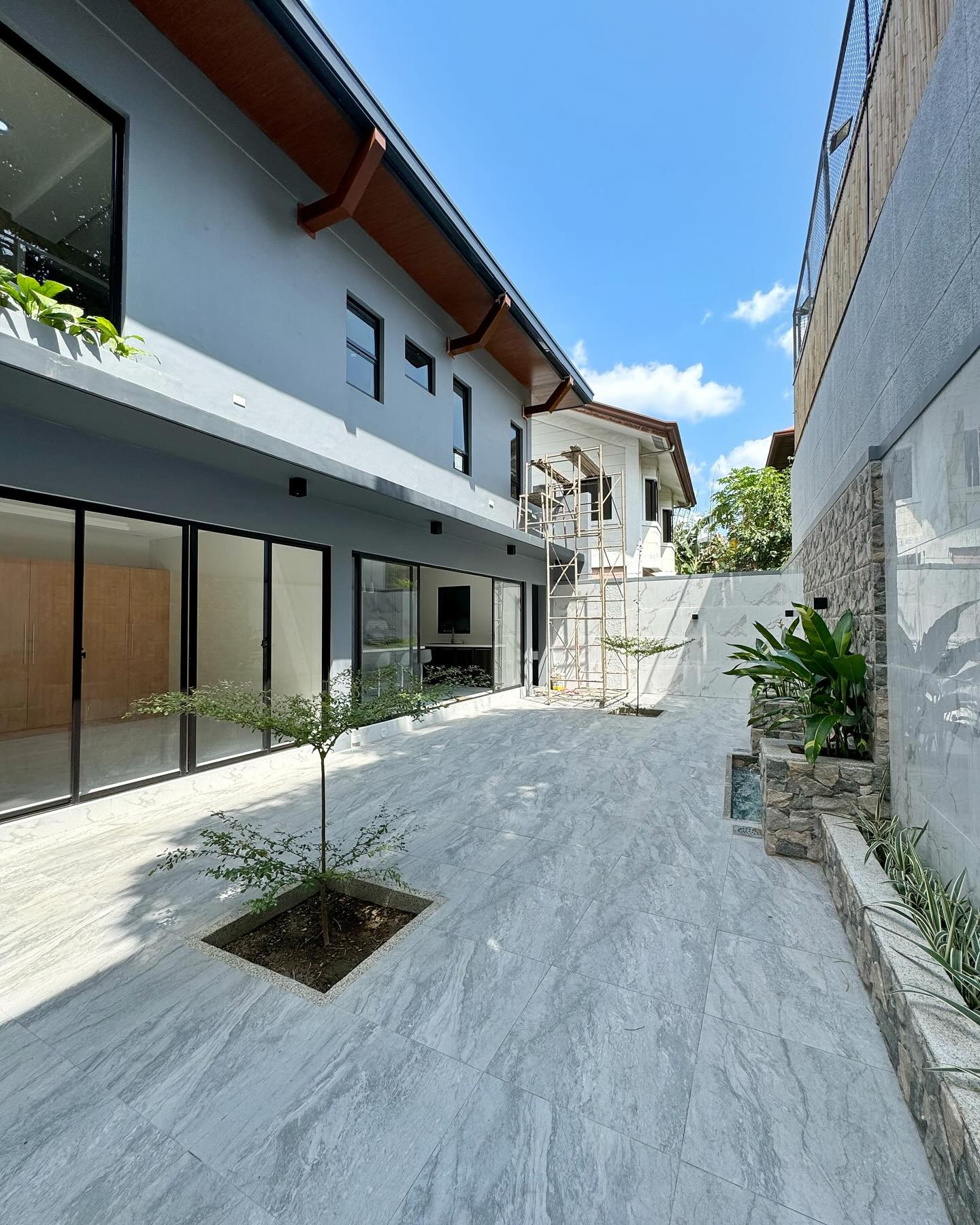 rand New Modern Contemporary House for Sale in Filinvest photo 2