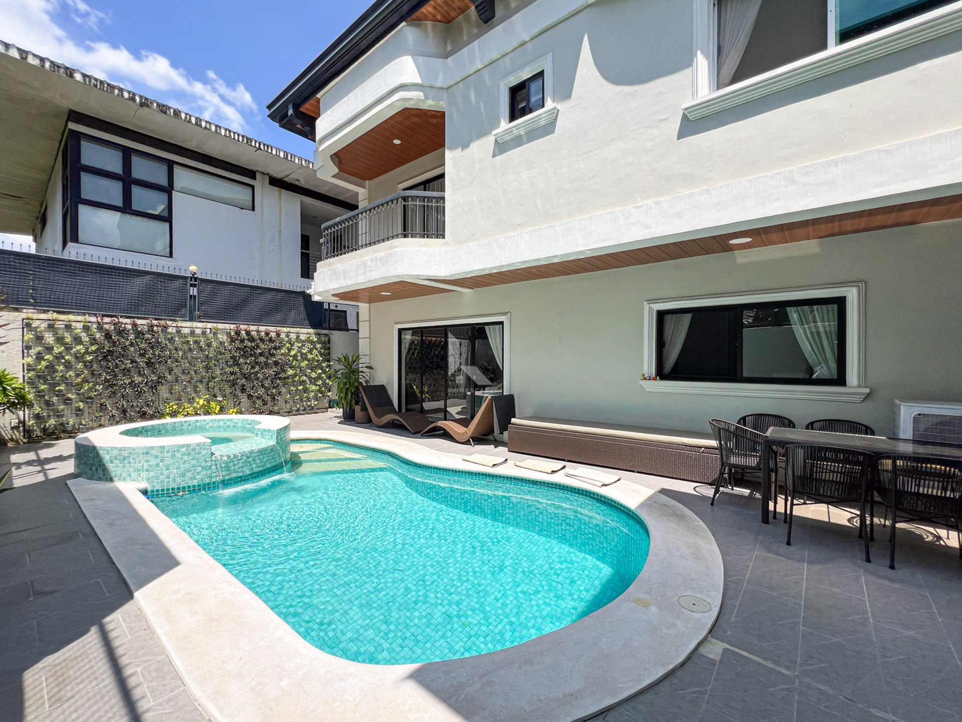 Cozy Fully Furnished Contemporary House and Lot in Casa Milan photo 2