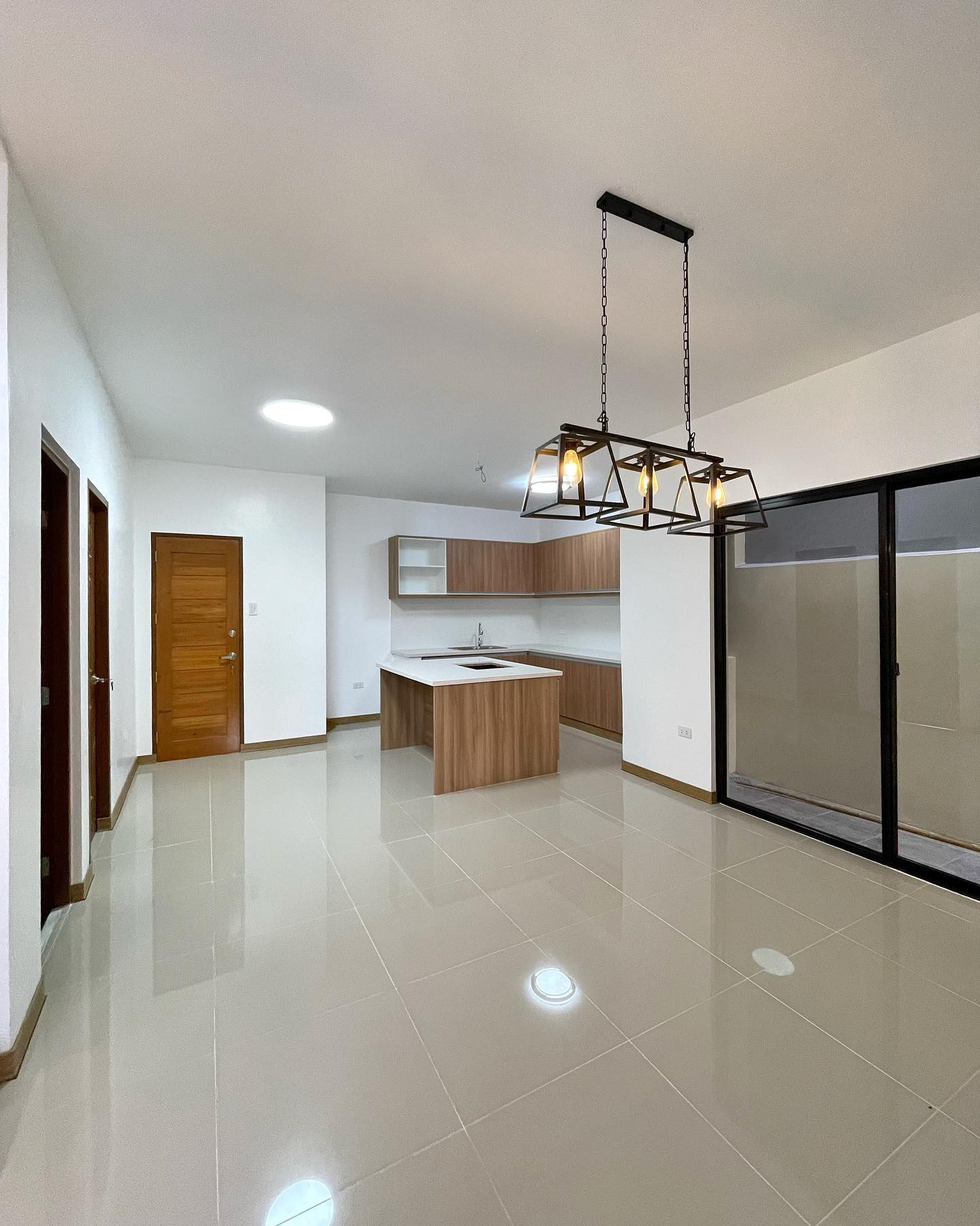 Brand New Modern House for Sale photo 5