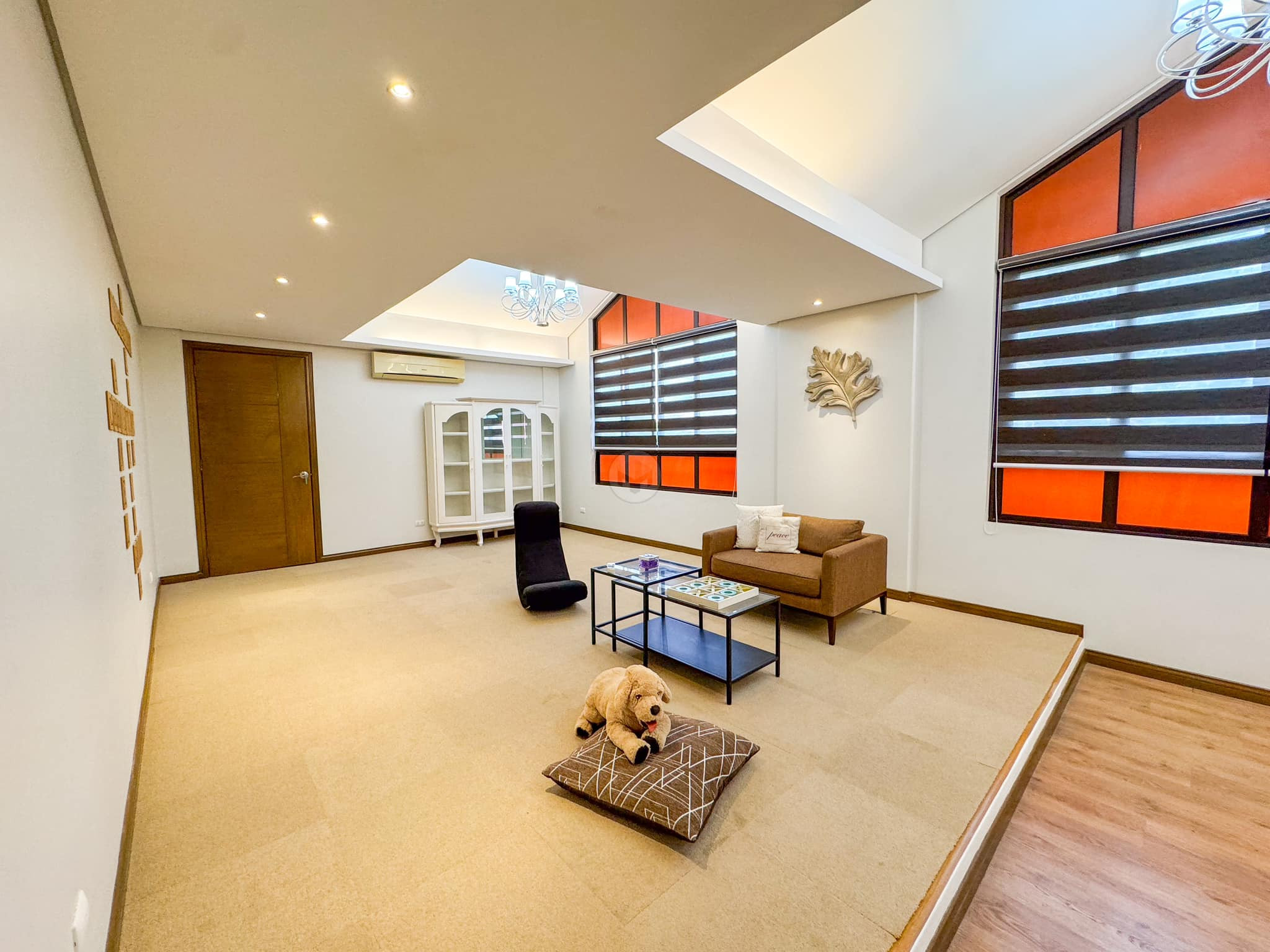 An Exceptional 5 Bedroom House and Lot for Sale photo 3