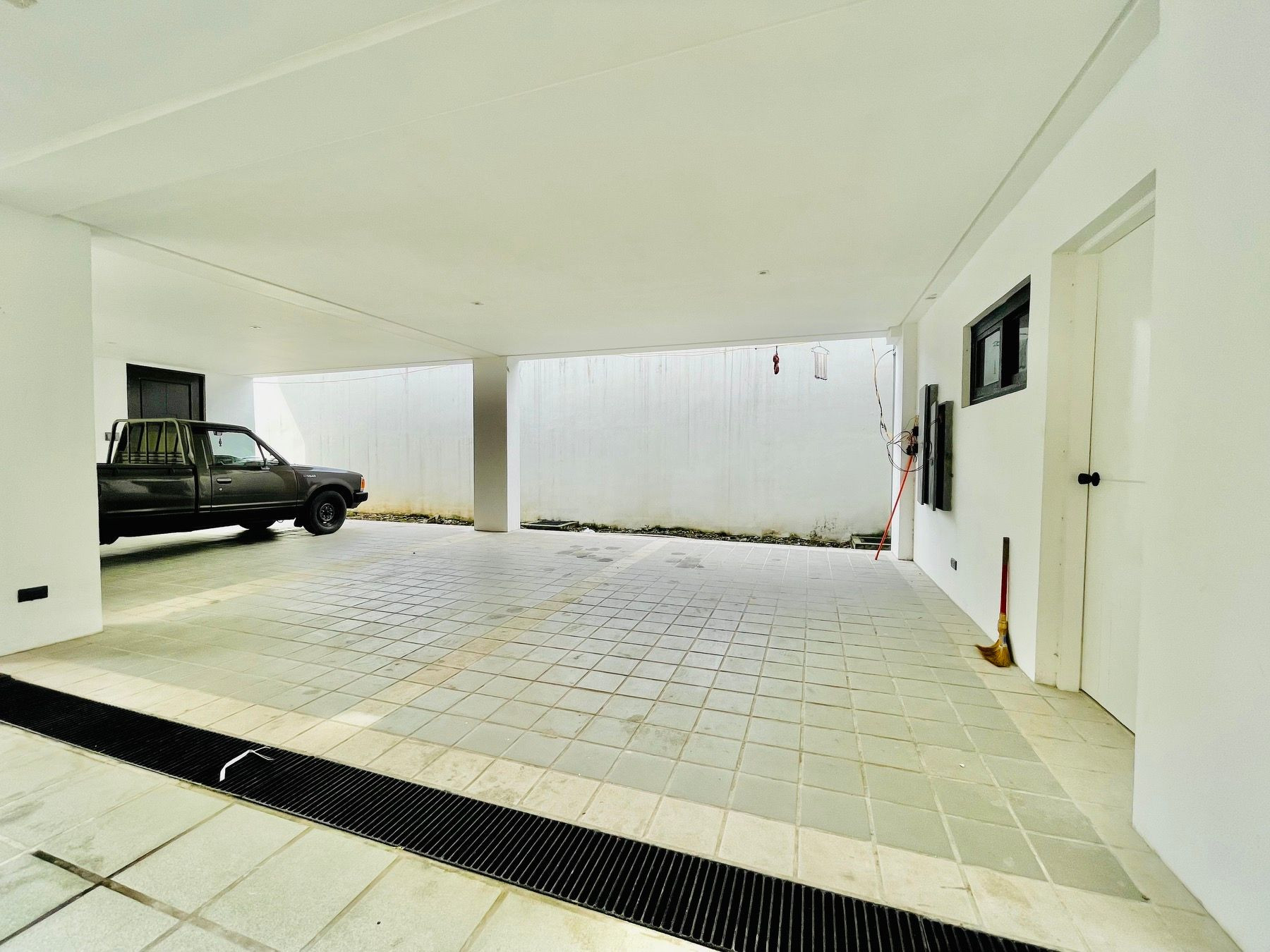 Cozy Sleek Townhouse for Sale in Wack-Wack Greenhills, Mandaluyong City photo 2