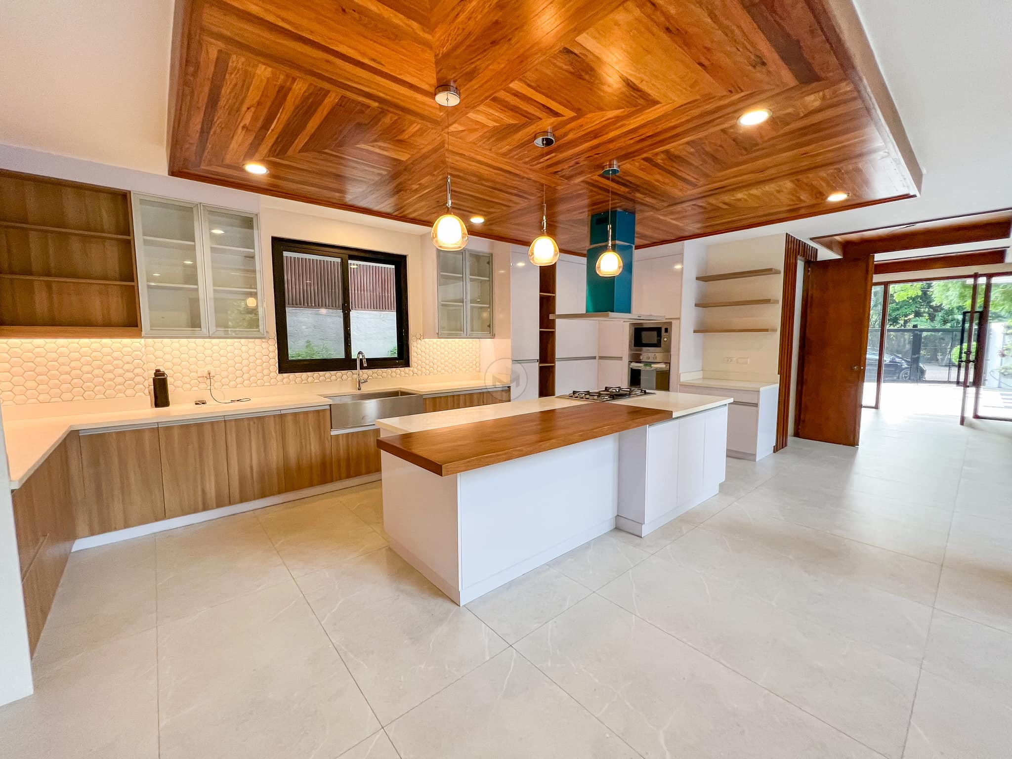Inside a State of the Art House for Sale in Ayala Alabang photo 4