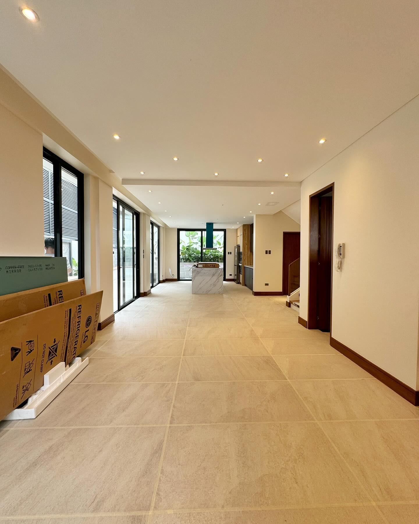 Brand New Modern 3-Storey House with swimming pool in Filinvest photo 3
