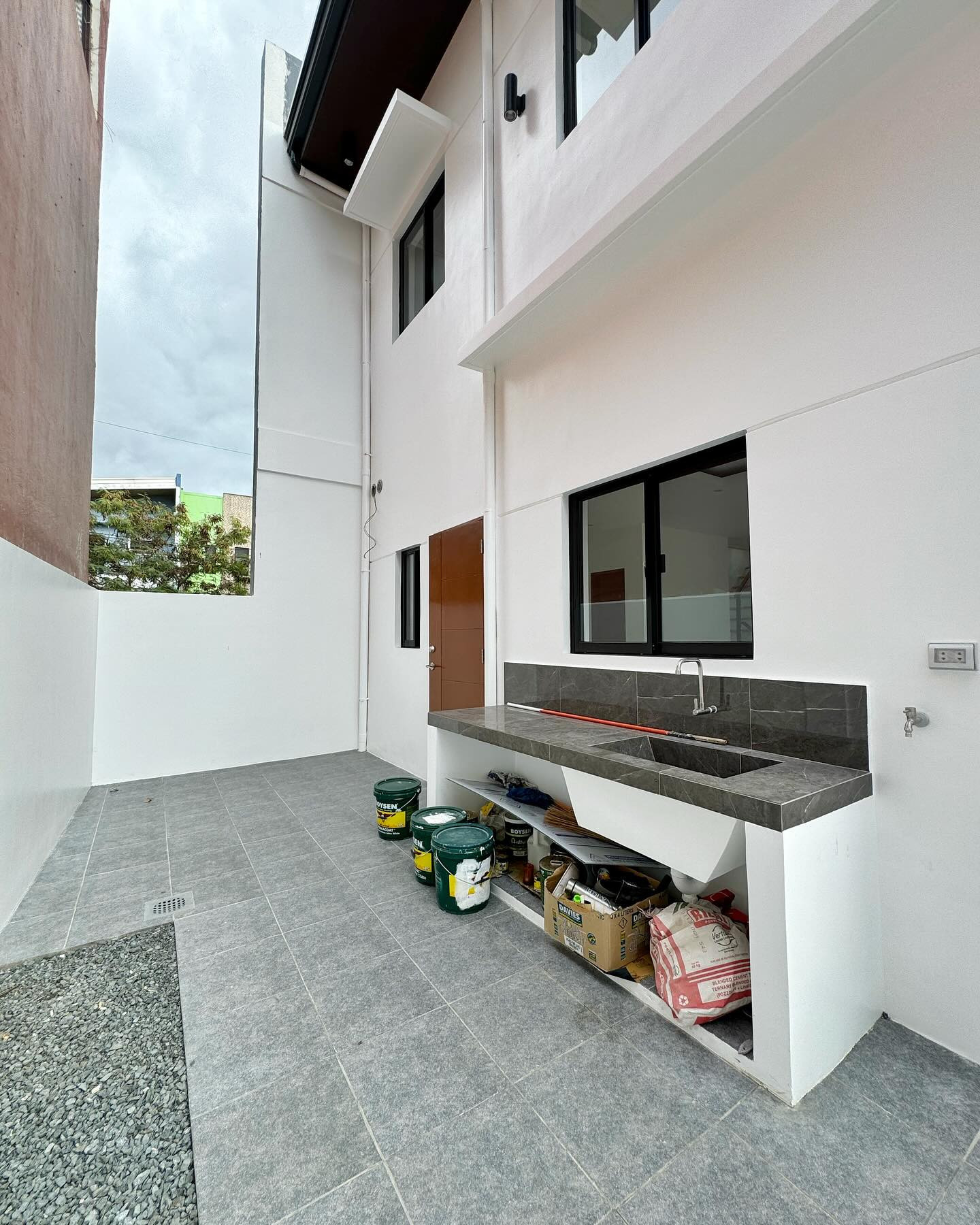 Brand New Modern House for Sale photo 3