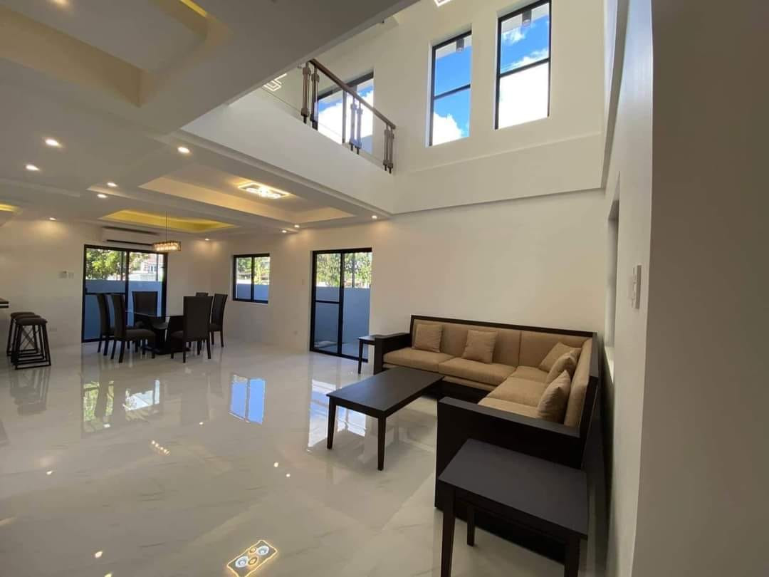 BRAND NEW FURNISHED MODERN HOUSE  FOR SALE VERY NEAR SM PAMPANGA photo 2