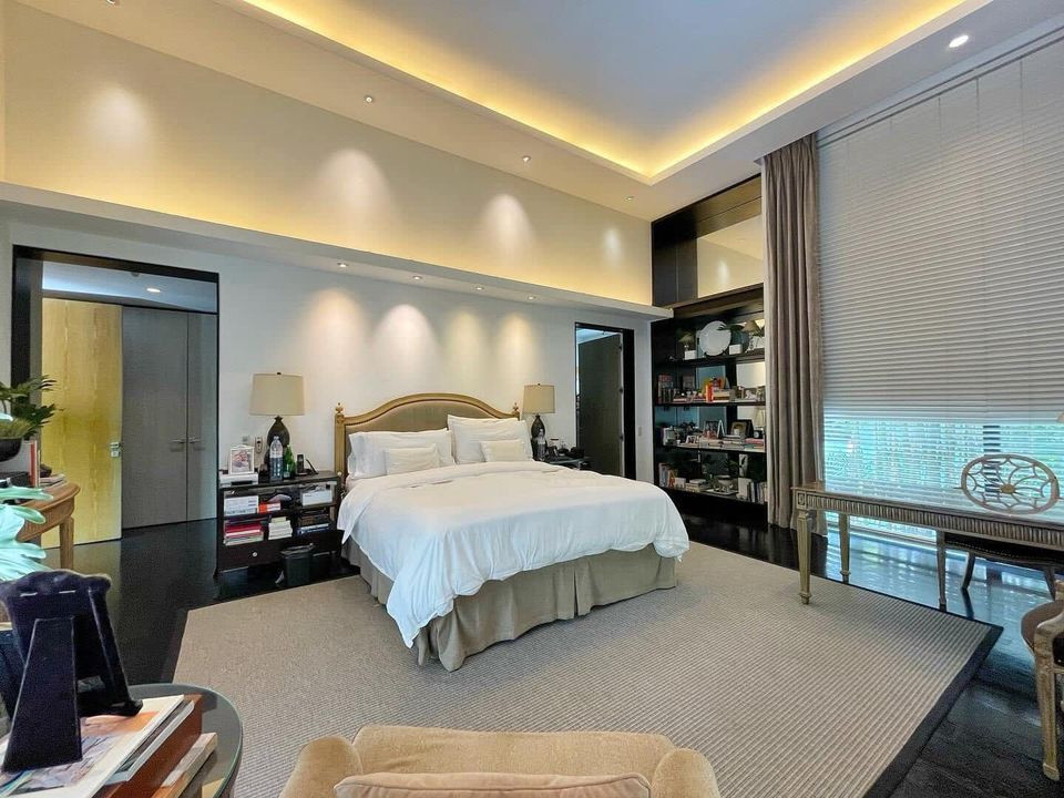 Modern Luxury House and Lot For Sale photo 3
