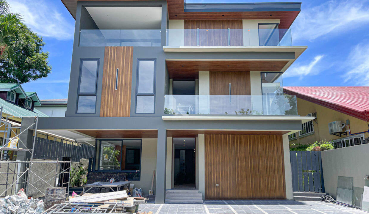 Notable Modern Contemporary House and Lot in Tahanan Village photo 1