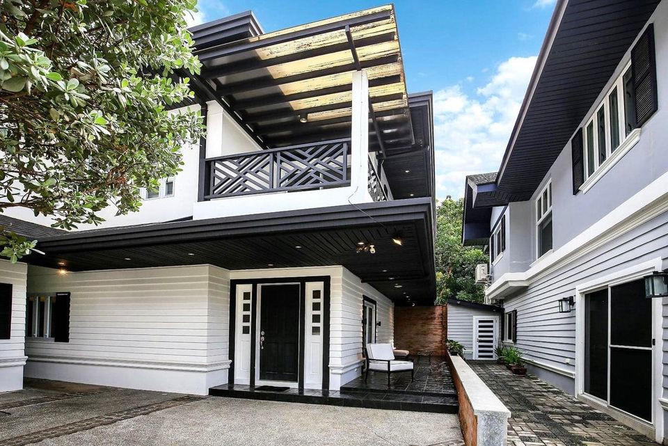 Capitol Hills QC House & Lot For Sale photo 1