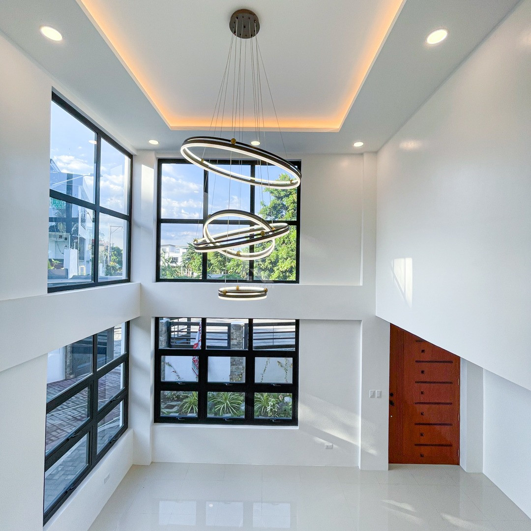 Superb Modern Tropical House and Lot For Sale photo 3