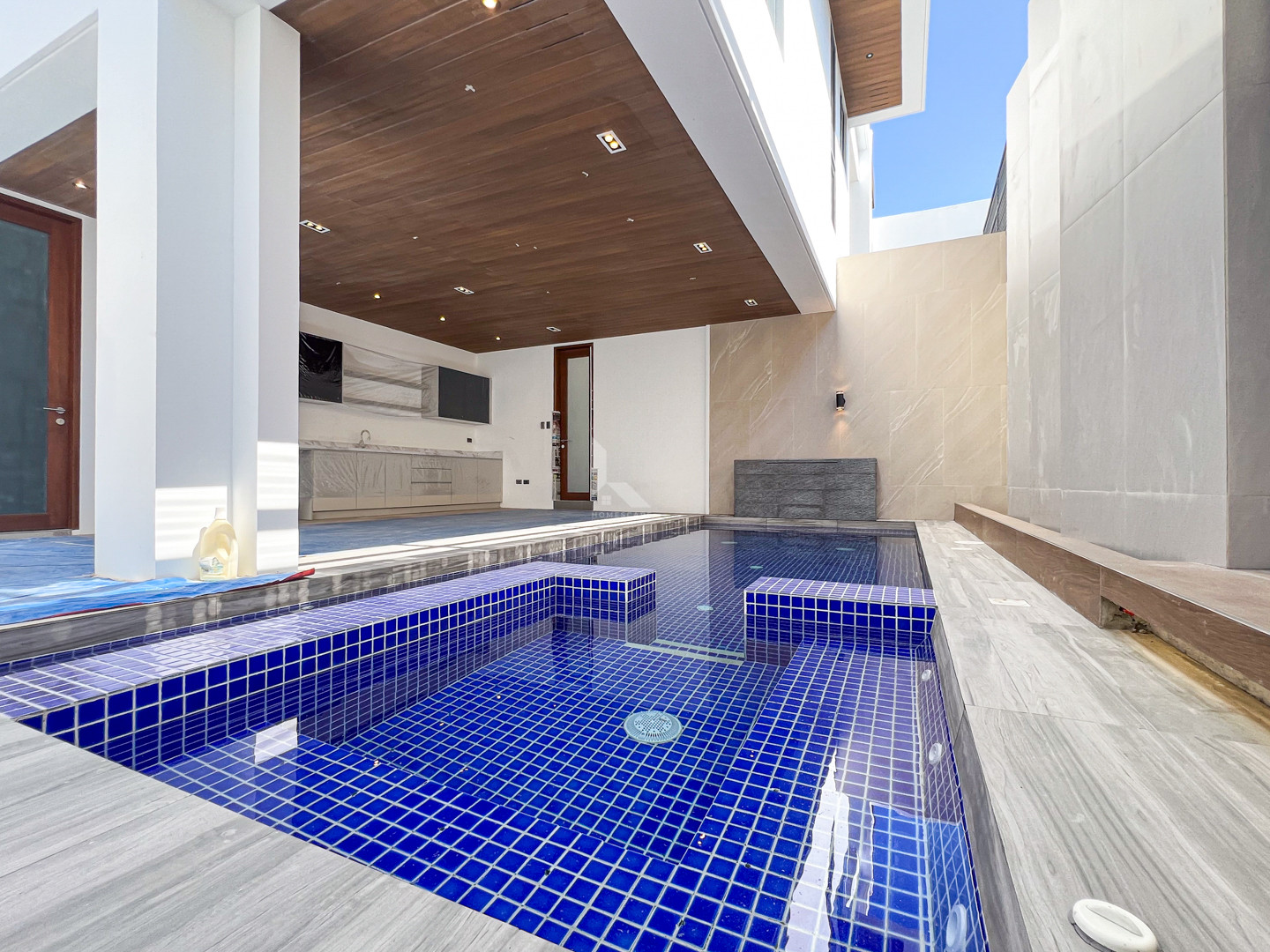 Notable Modern Contemporary Home with Panoramic View in Filinvest 2 photo 2