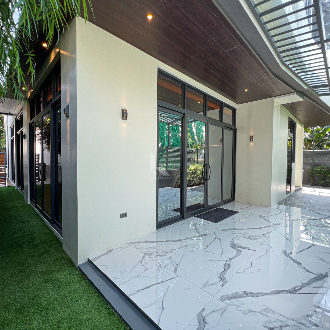 Gorgeous Modern Asian Industrial House For Sale in Don Antonio Royale Estates photo 2