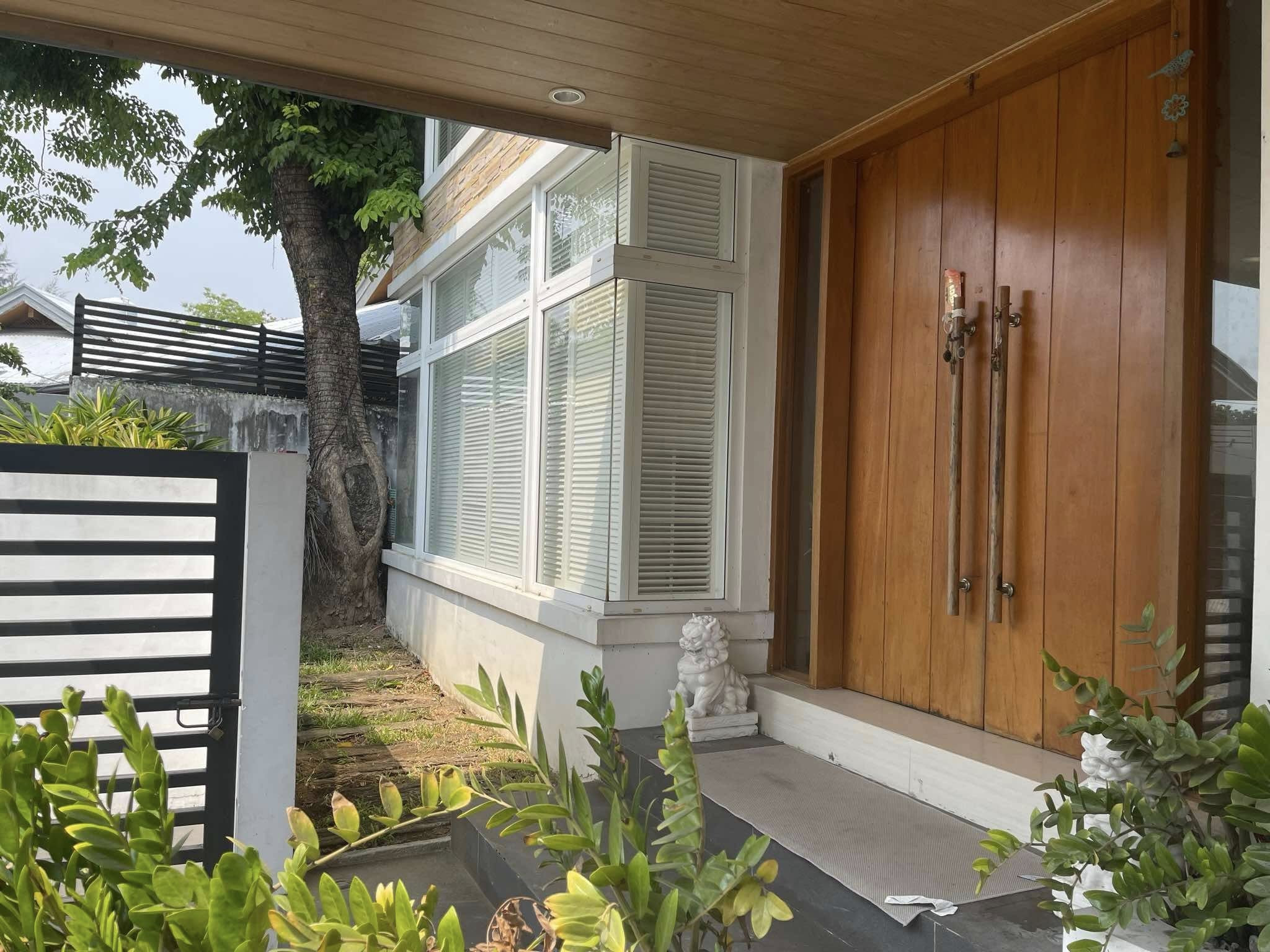 Discover this Bright Pre-Owned House and Lot photo 2