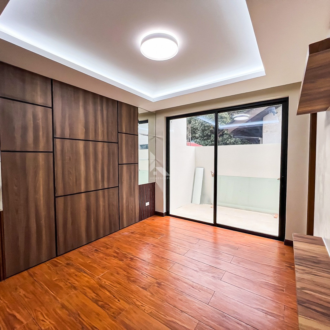 Remarkable Brand New Modern Design House for Sale photo 4