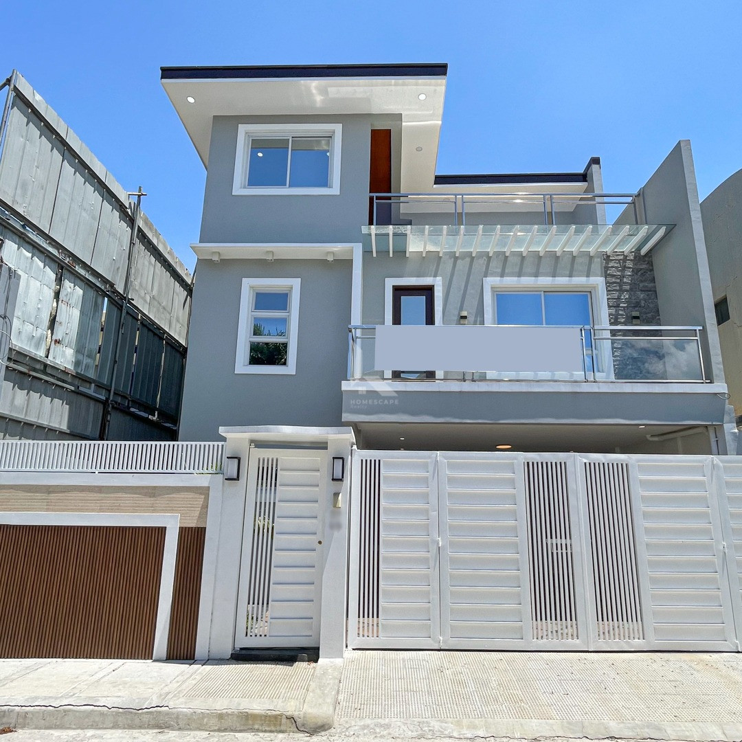 Bright and Airy Modern Home For Sale in Greenwoods Executive Village photo 1