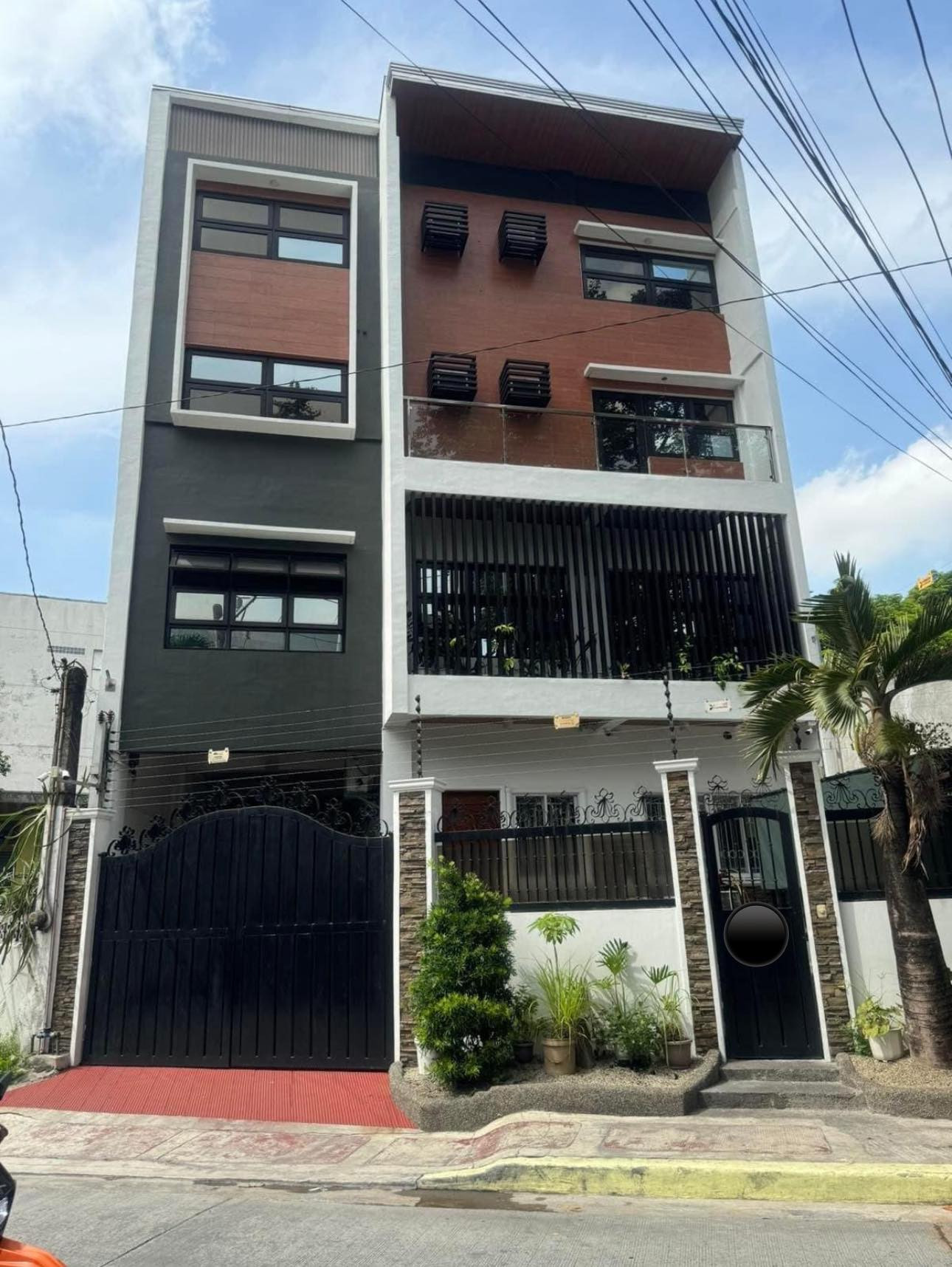 An Admirable 6 Bedroom House and Lot for Sale in New Manila, Quezon City photo 1