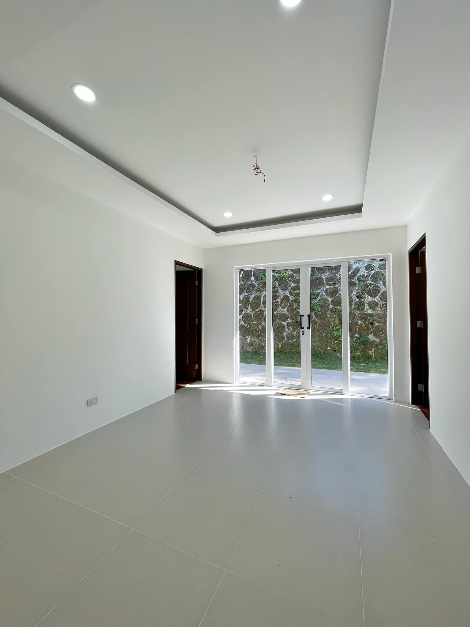 Brand New Modern House and Lot for Sale in Sun Valley Estates photo 5
