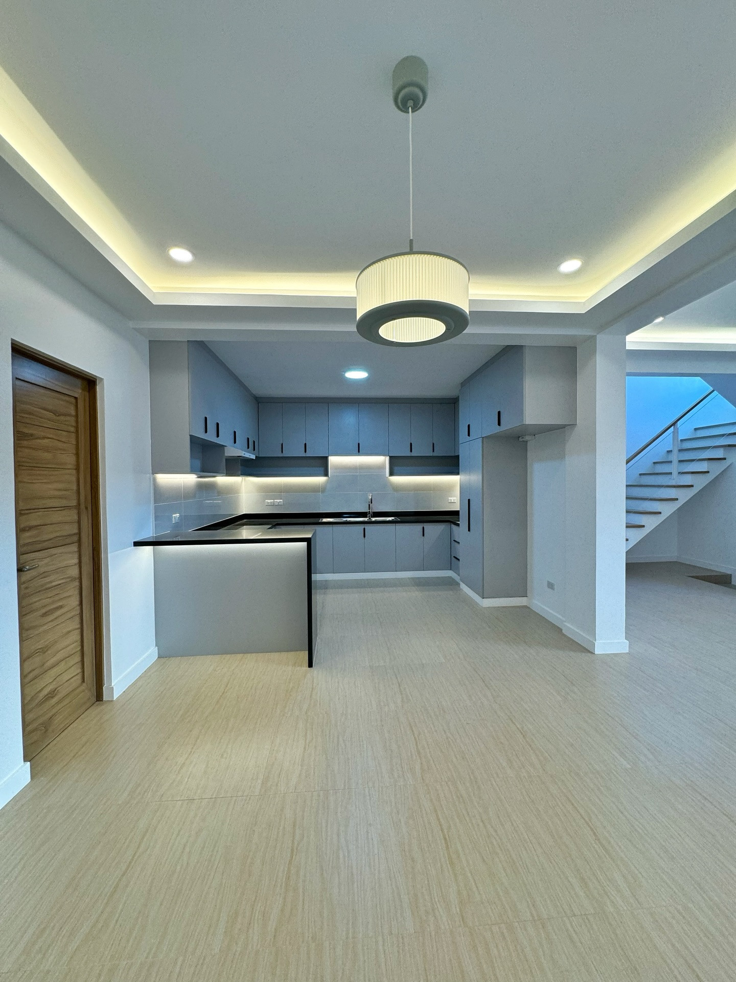 Brand New Modern House for Sale photo 2