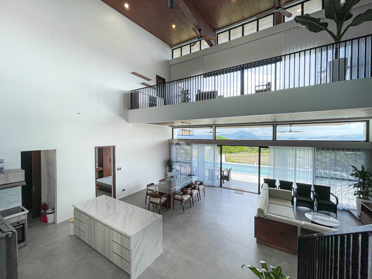Vast Tropical Rest House For Sale in Taal View Heights photo 4