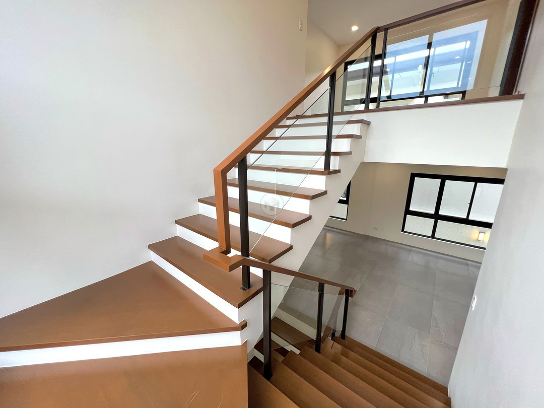 Ultramodern Charming House and Lot for Sale in  Filheights Subdivsion photo 5