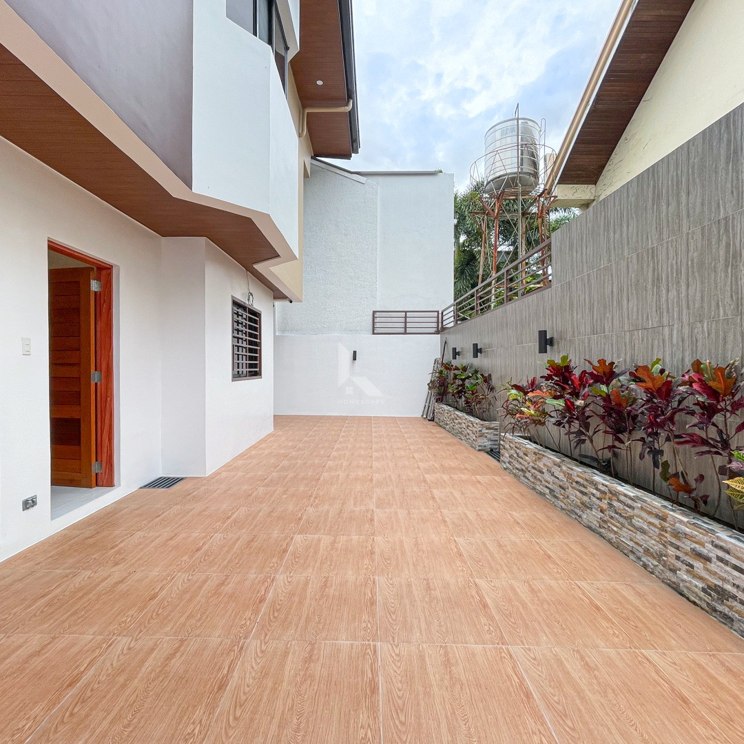 Gorgeous Modern Contemporary House and Lot For Sale photo 3