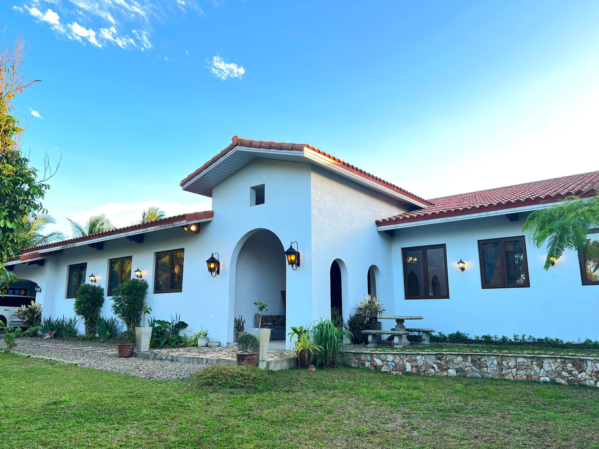 A Stately Welcoming Rest House For Sale In Cavite photo 1