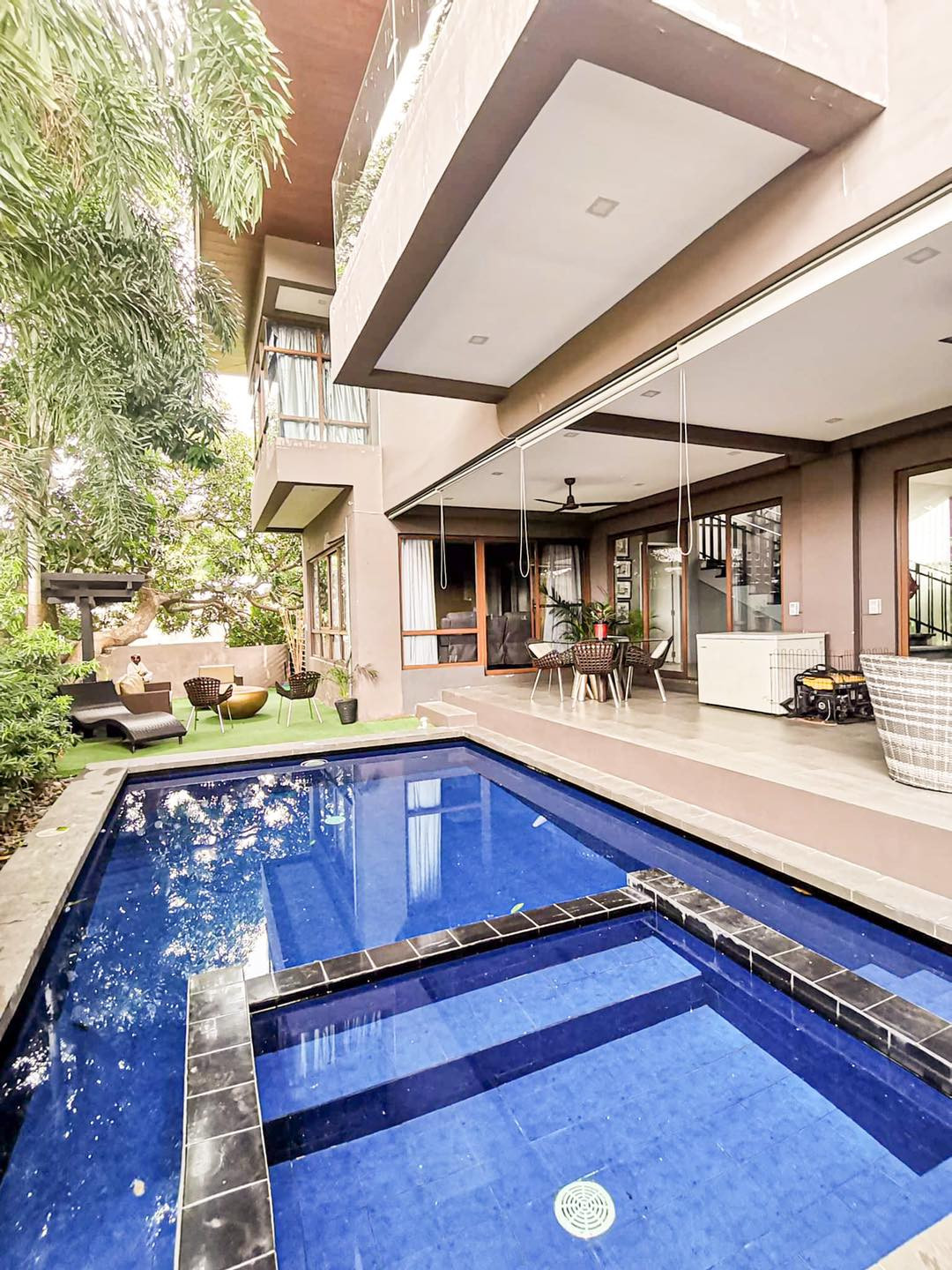 3 Storey Modern House for sale in Lindenwood Residence, Silang Cavite photo 3