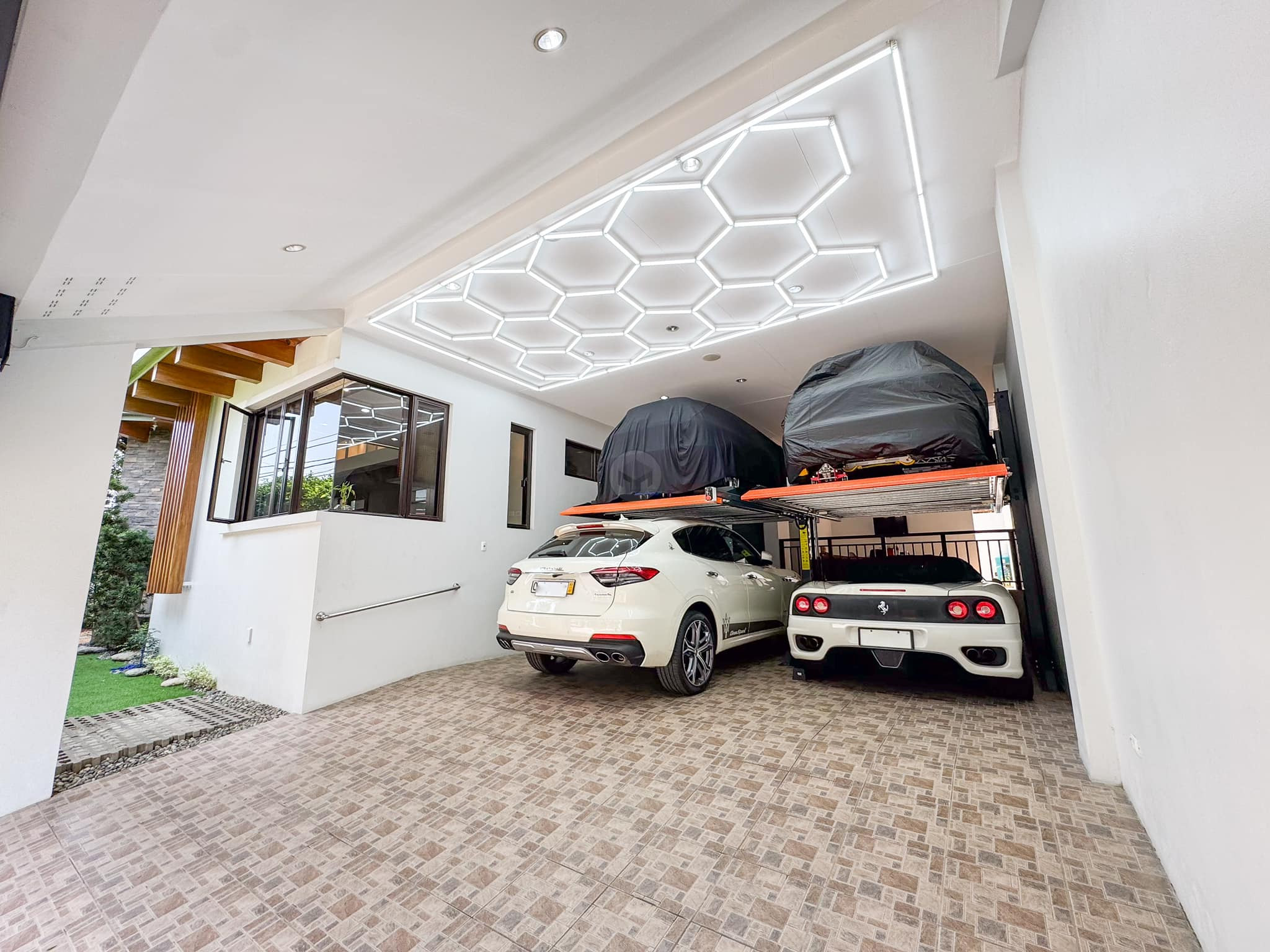 An Exceptional 5 Bedroom House and Lot for Sale photo 2