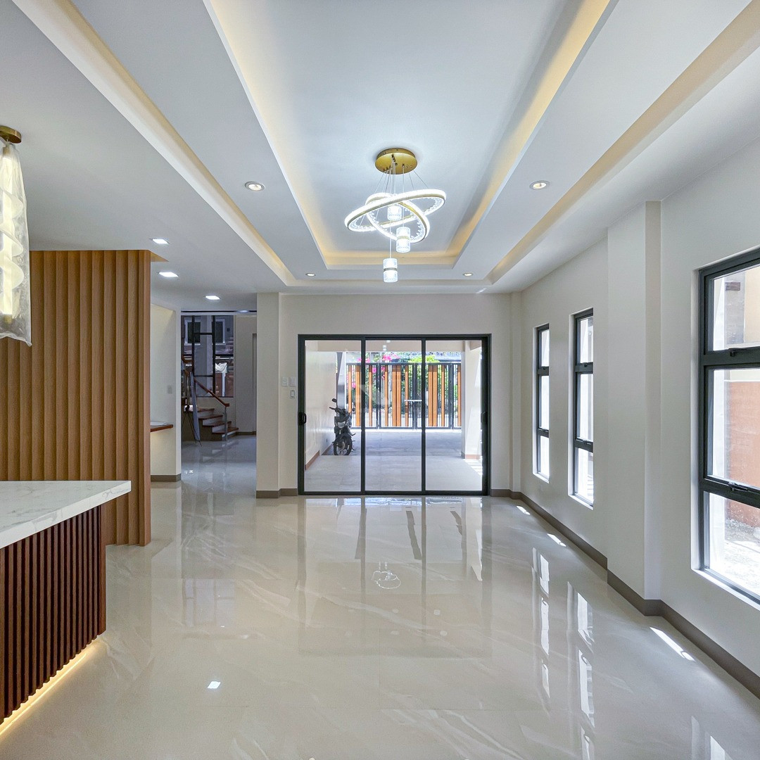Sophisticated Modern Industrial House and Lot For Sale photo 3