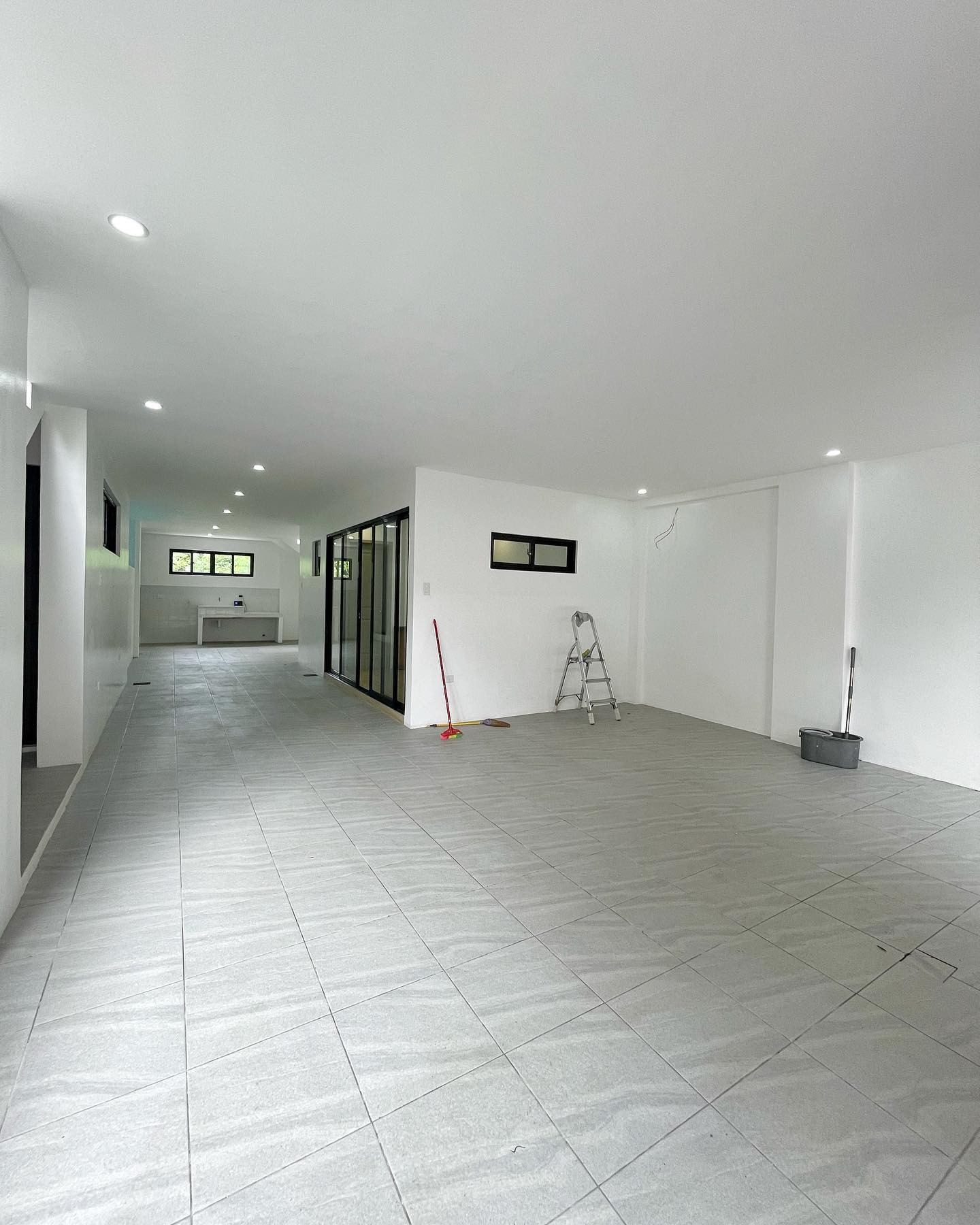 Brand New Modern House w/ Pool for Sale photo 3