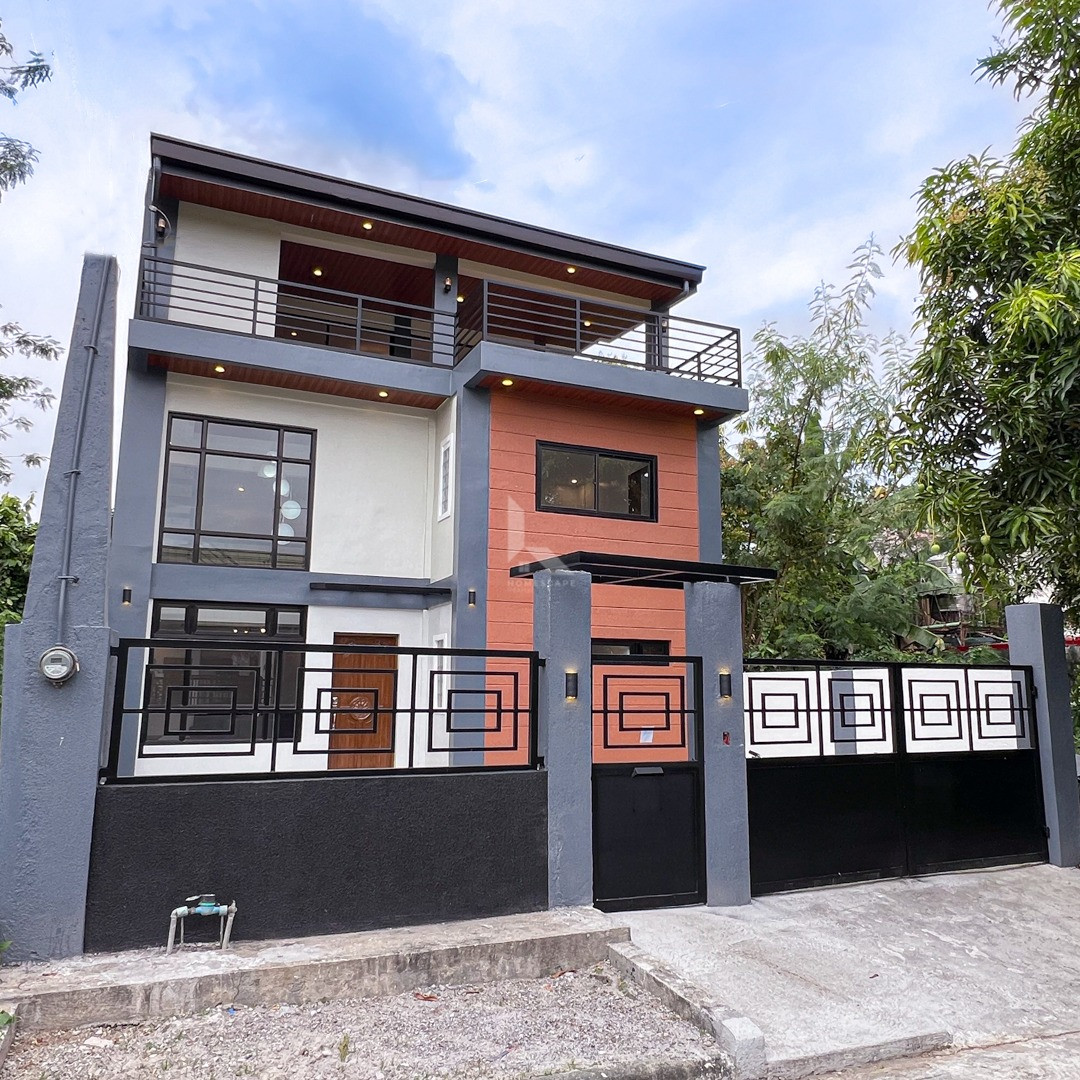 Impressive Modern Industrial House and Lot For Sale photo 1