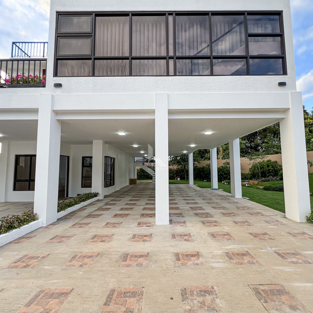 Picturesque Fully Furnished House and Lot with Stunning Landscape For Sale photo 3