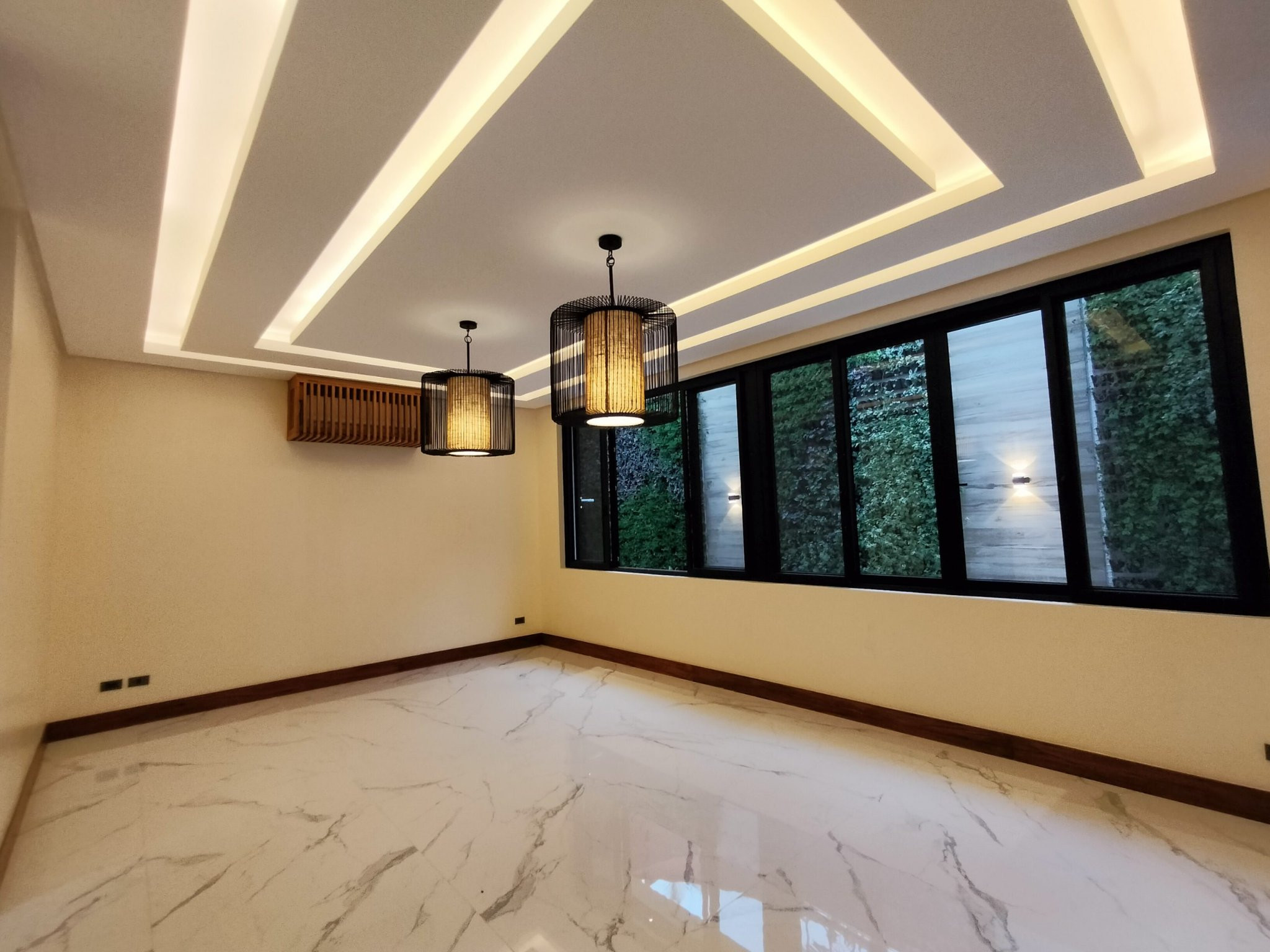 Grand Modern 3 Level Mansion in Ayala Alabang photo 4