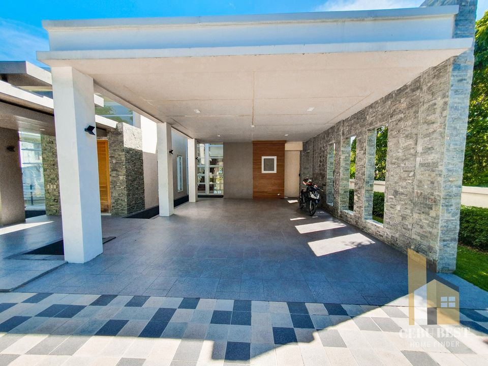 Luxury House for Sale in Maria Luisa Banilad photo 3