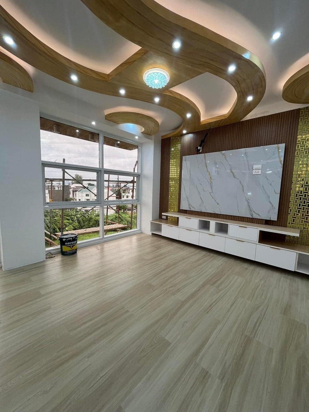 An Astonishing 8 Bedroom House and Lot for Sale photo 4
