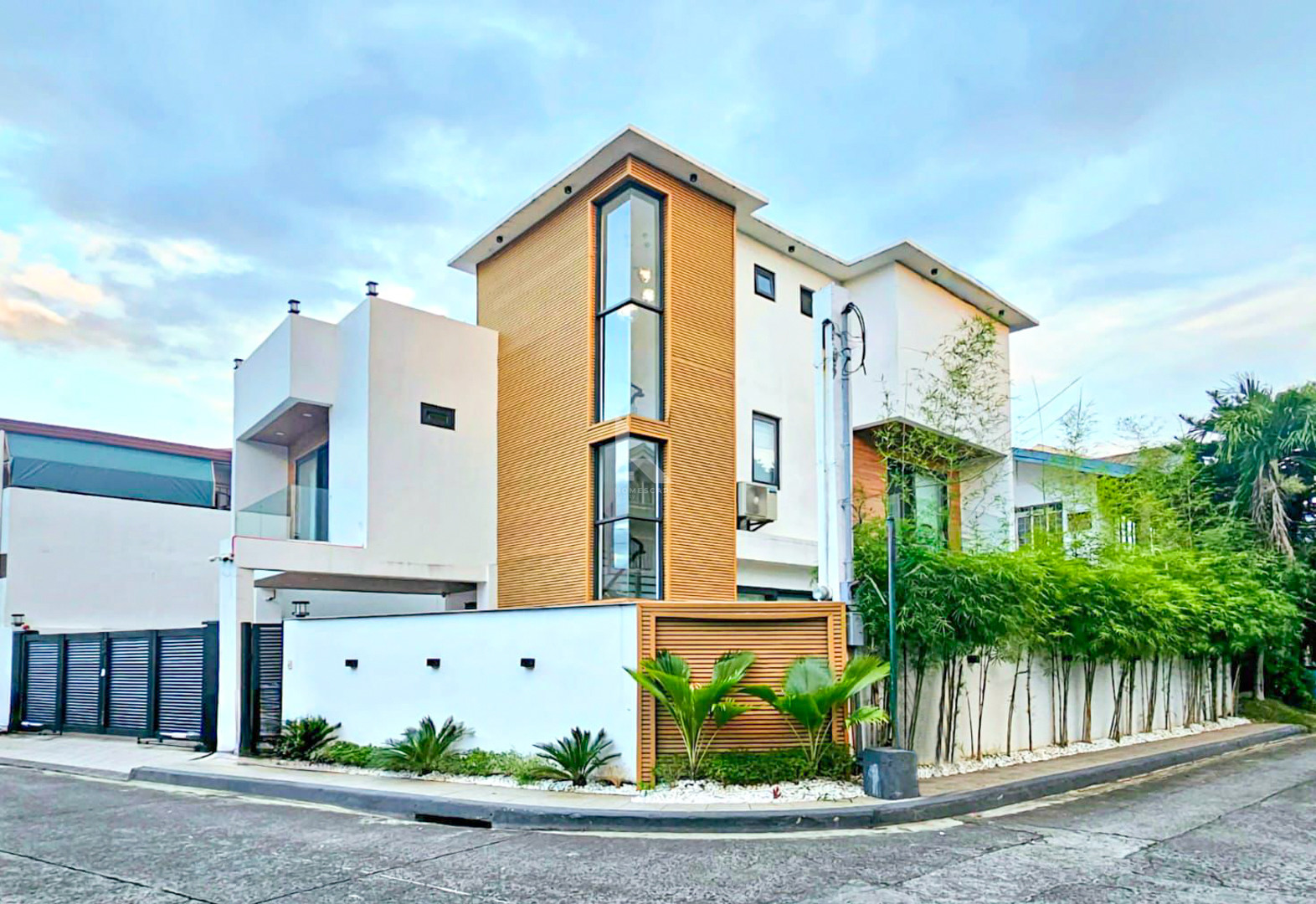 Breathtaking Modern Contemporary House and Lot for Sale photo 1