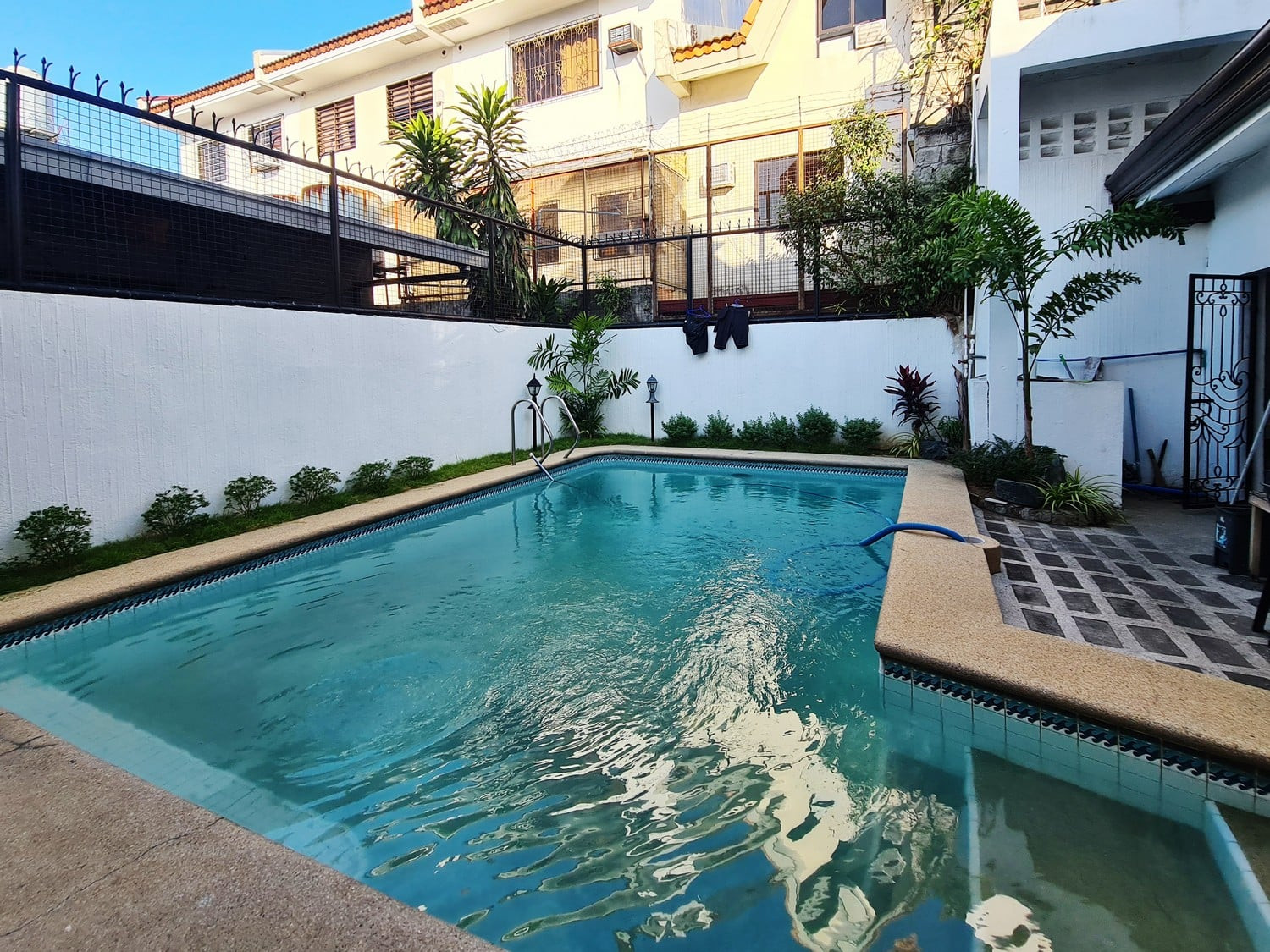 423sqm House with Swimming pool for Sale in BF Homes photo 4