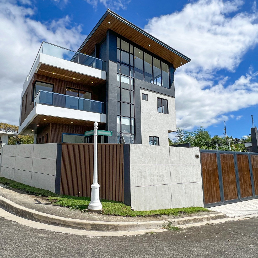 Superb Modern Industrial House and Lot For Sale photo 1