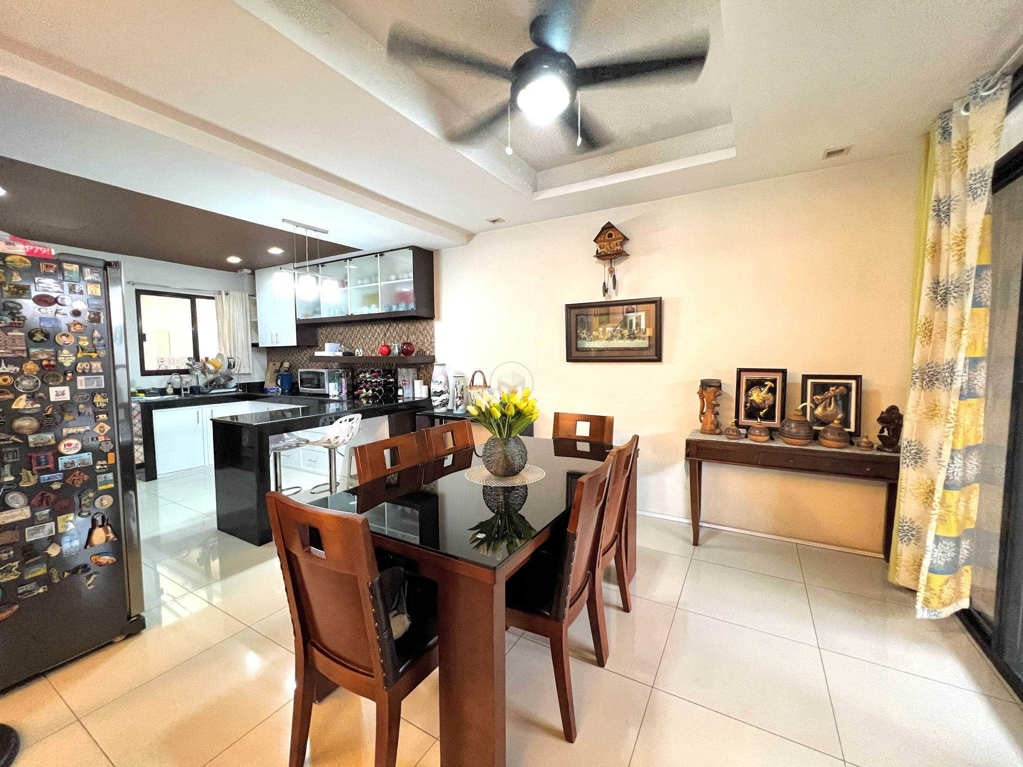 Cozy House and Lot for Sale photo 3