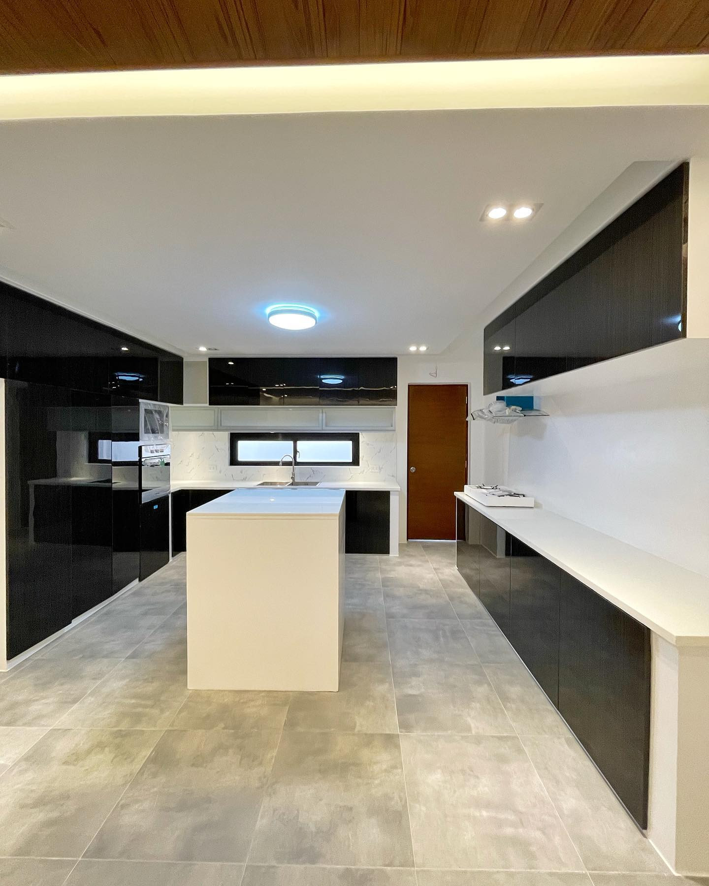 Beautiful Brand New 3-Storey House for Sale in Greenwoods photo 4
