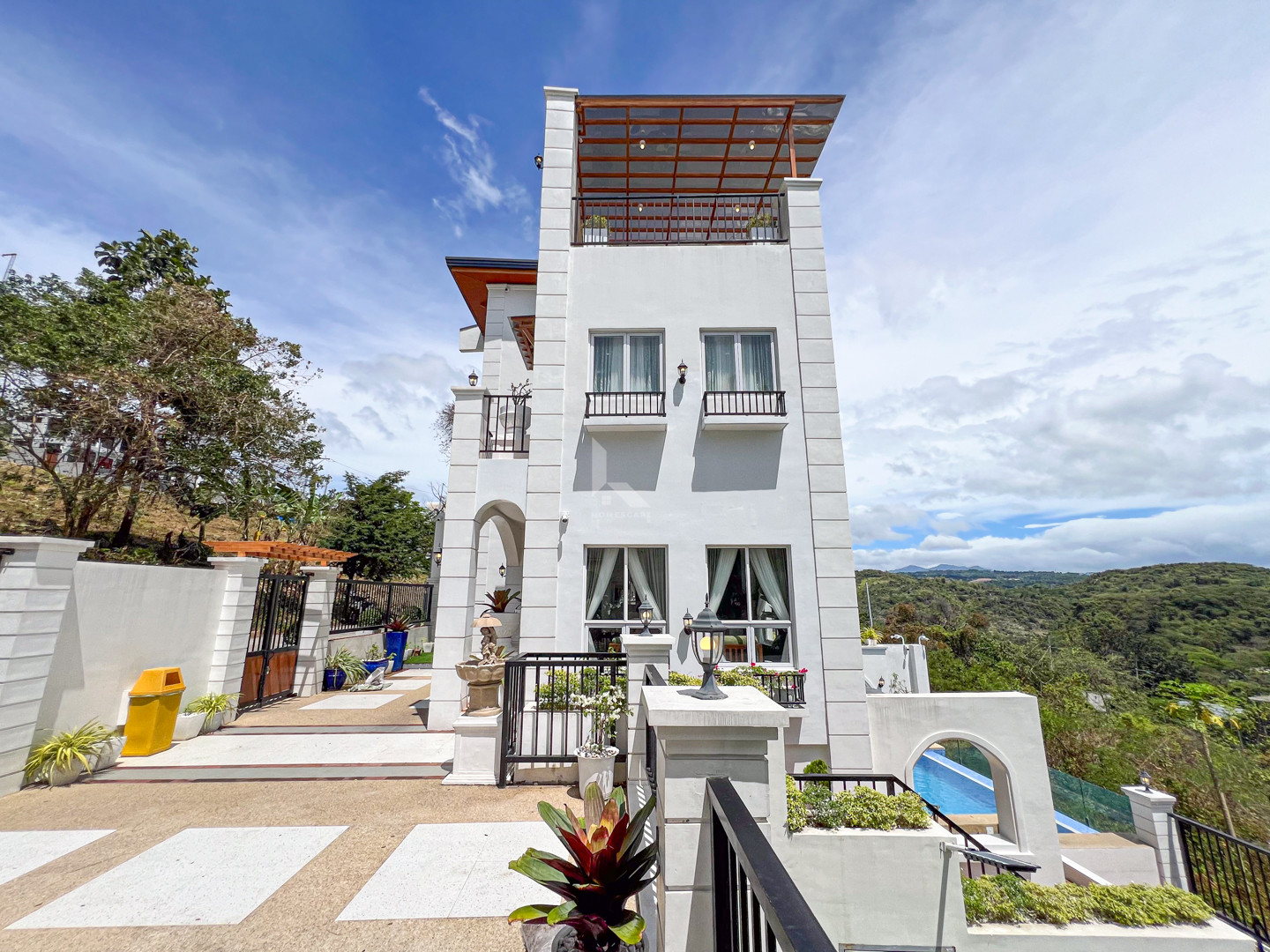 Breathtaking Modern Tropical Rest House For Sale in Antipolo photo 2