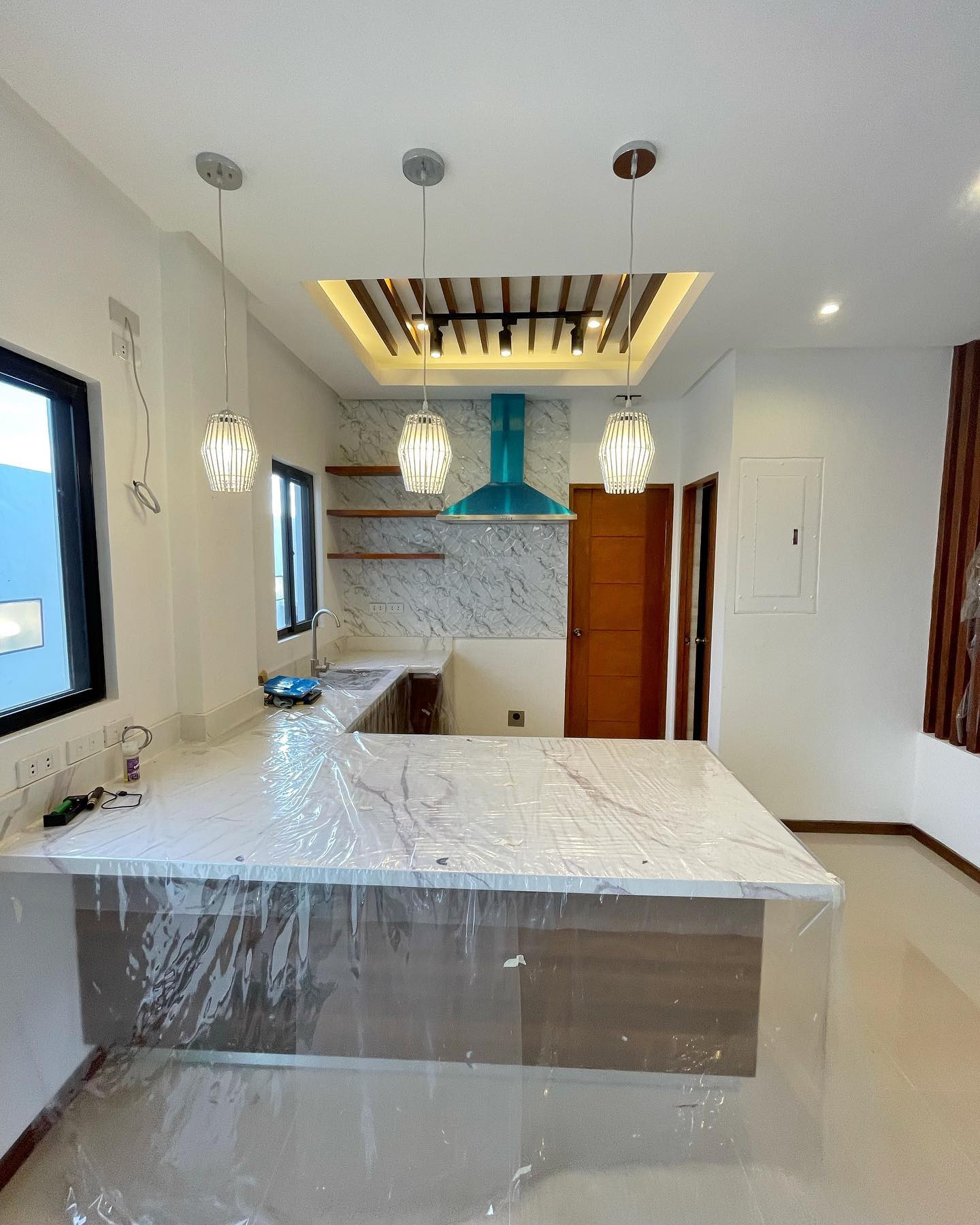 Brand New Modern House for Sale in Greenwoods Executive Village photo 4