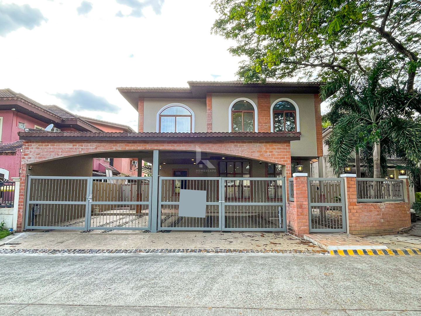 Classy Contemporary House and Lot For Sale in Portofino Heights photo 1