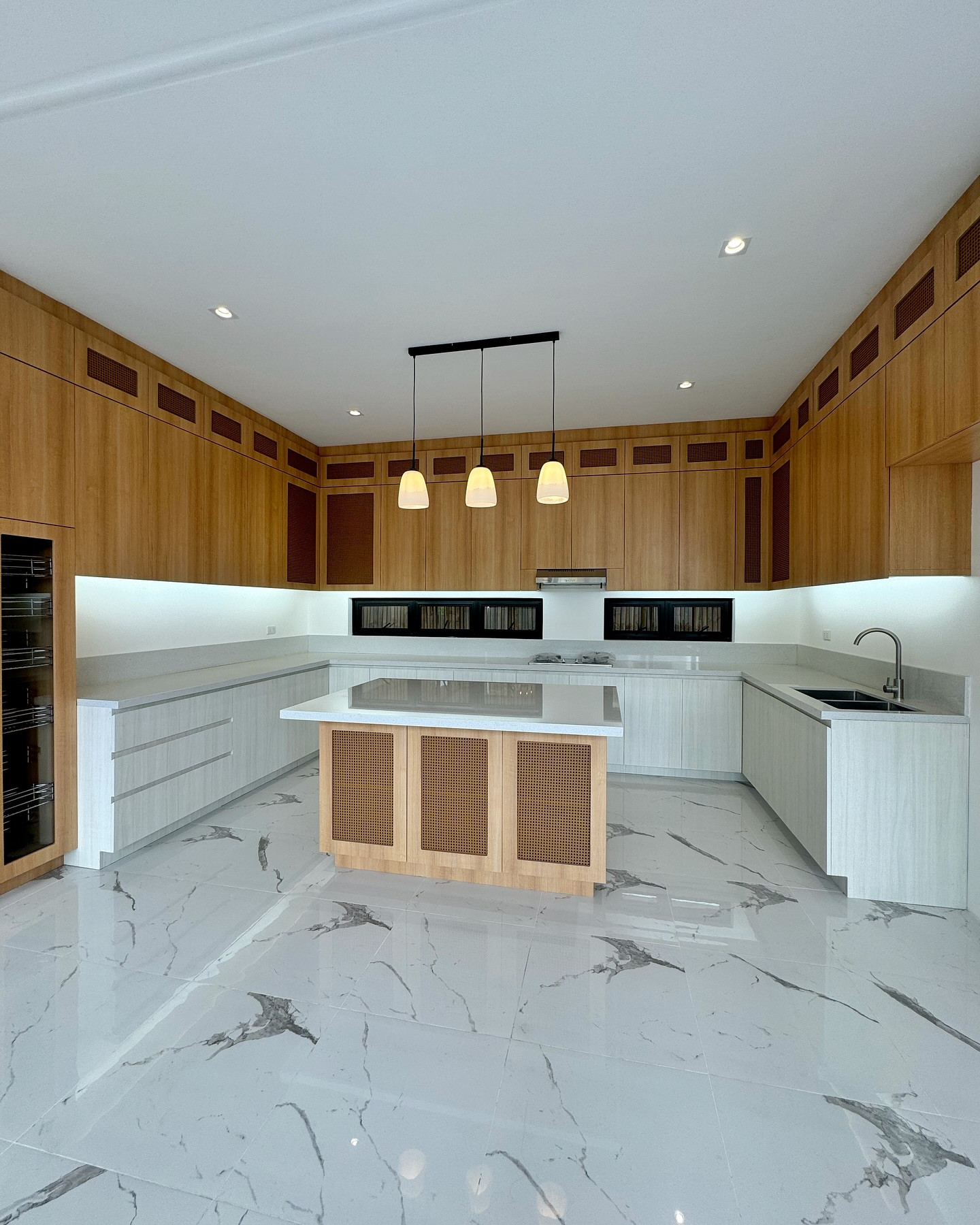 Brand New Modern Contemporary House for Sale photo 3