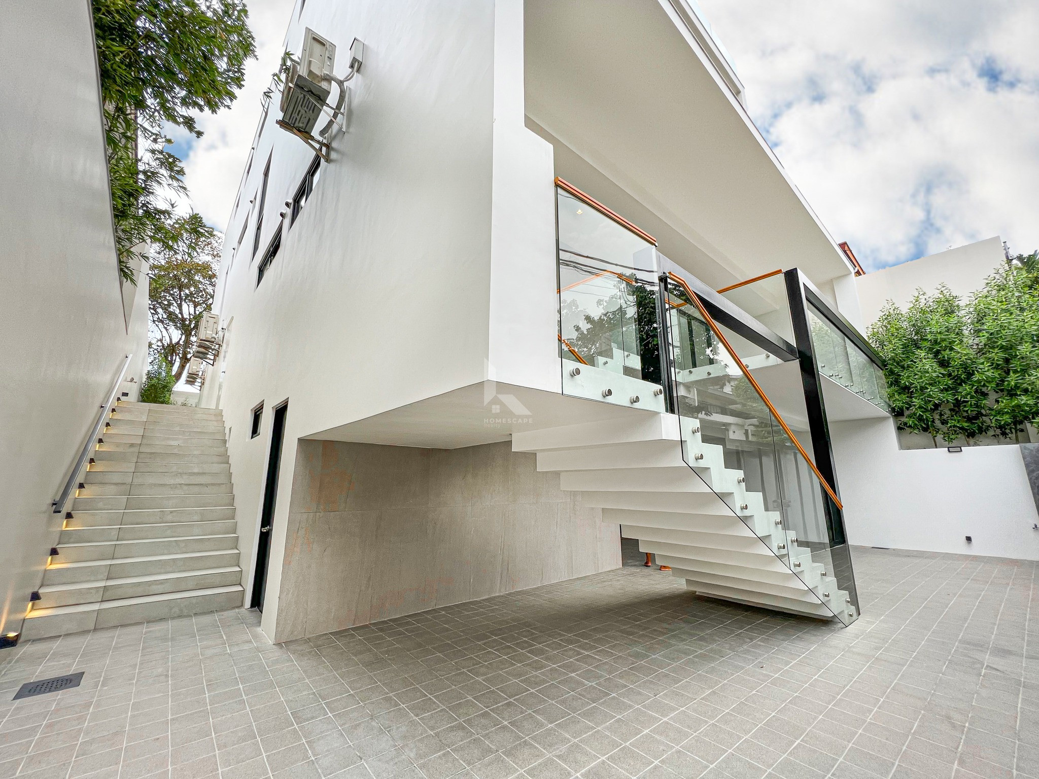 Superb Newly Built Modern House and Lot For Sale photo 3