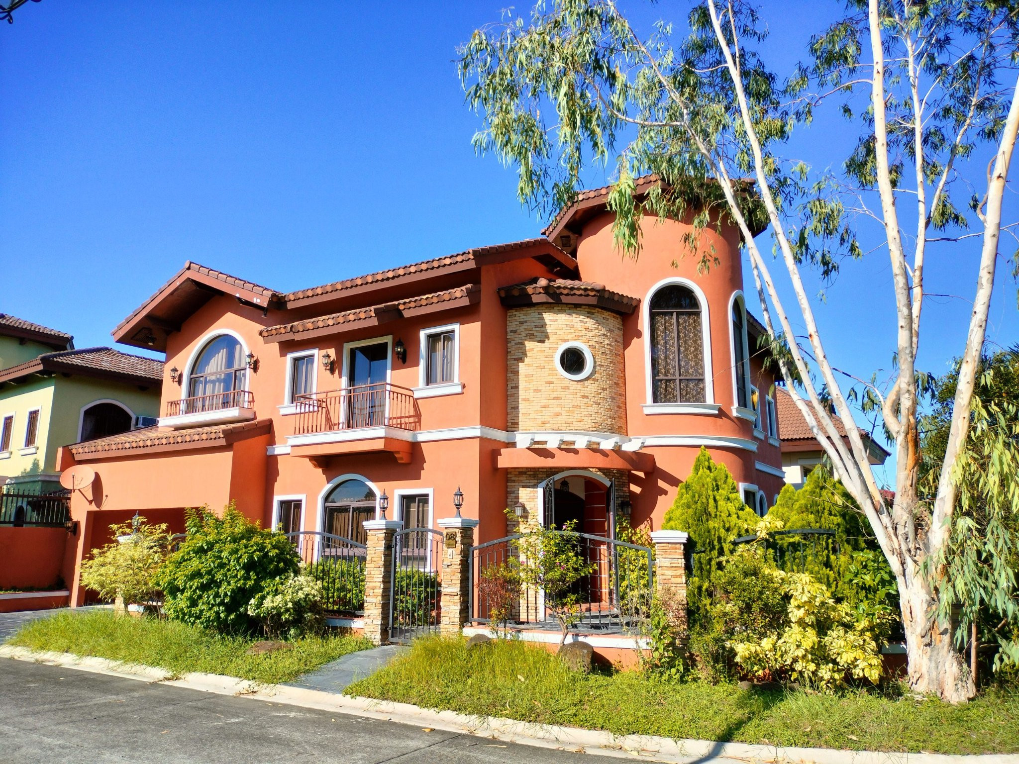 Stunning Corner Mediterranean House in Portofino Bacoor Cavite photo 2
