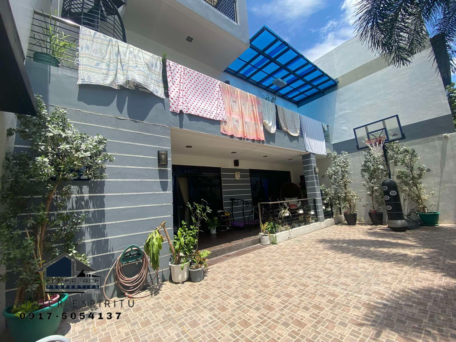 A Pleasant Warm Semi-Furnished House and Lot for Sale photo 2