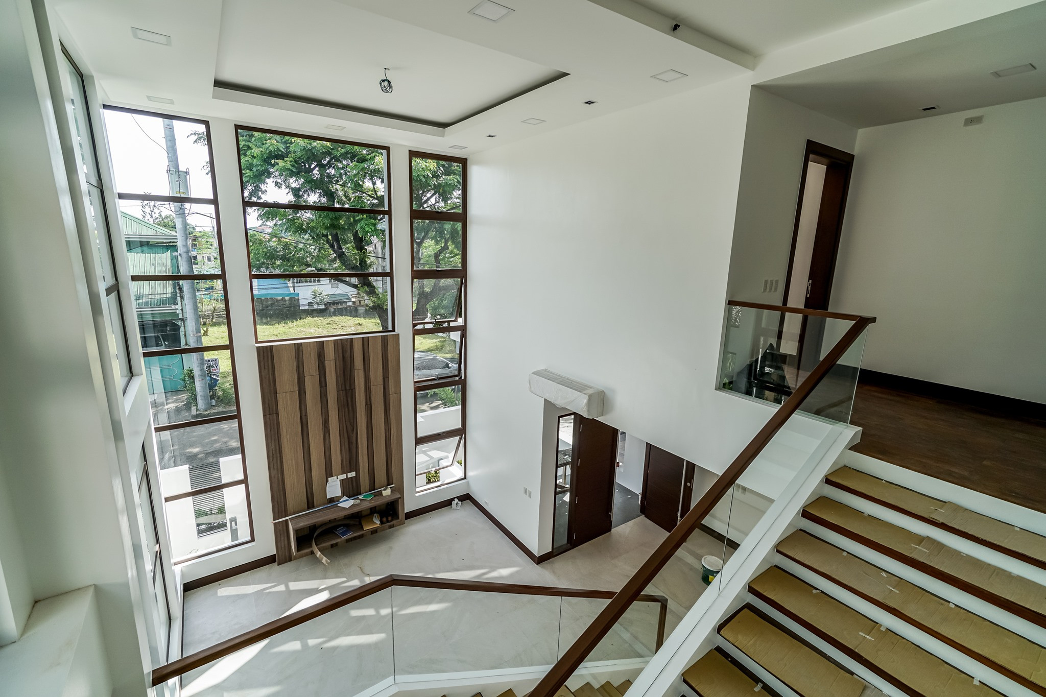 New listing alert! Stunning contemporary house for sale located in Capitol Homes photo 4