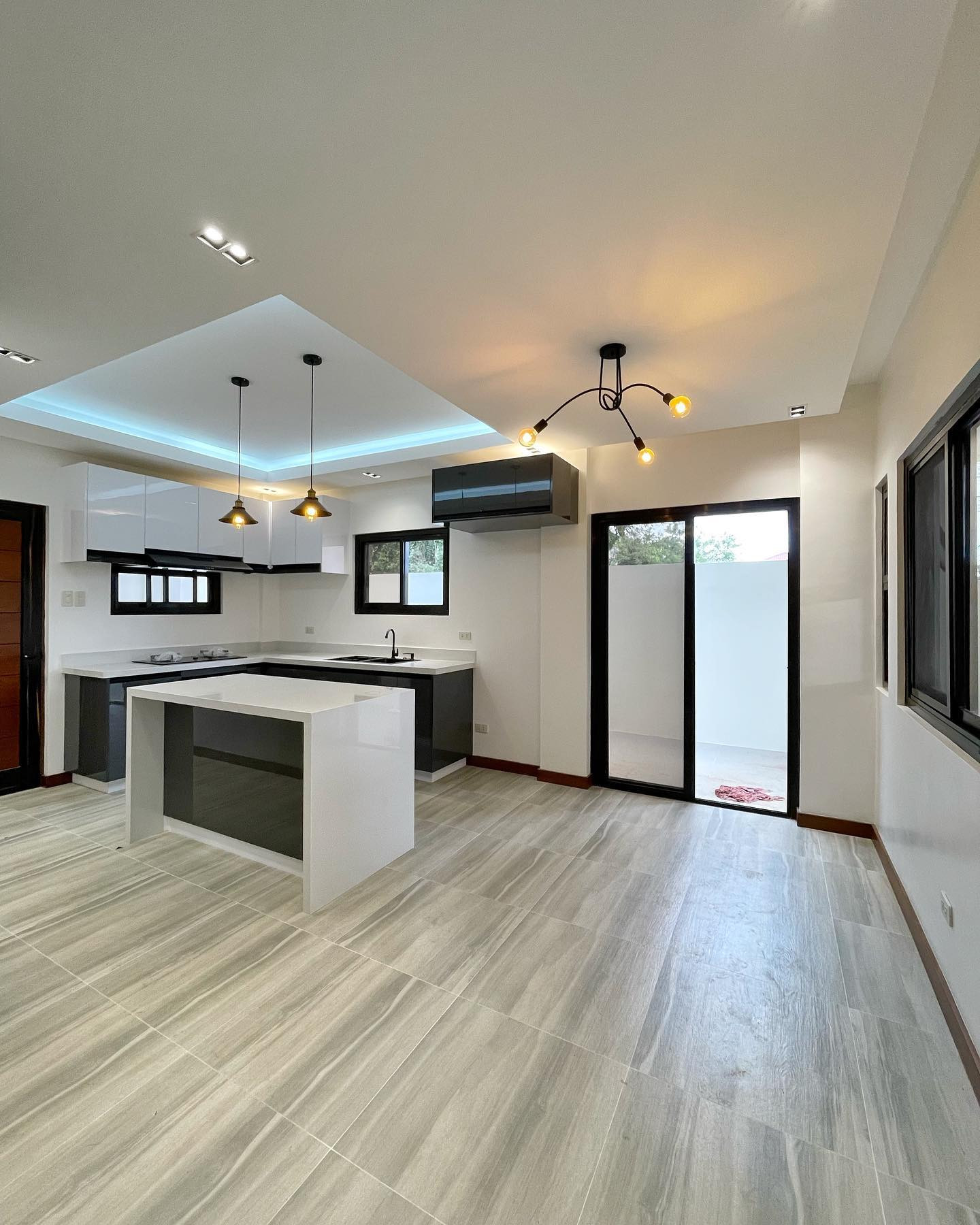 Brand New Modern House for Sale in Upper Antipolo near Vista Mall Antipolo photo 5