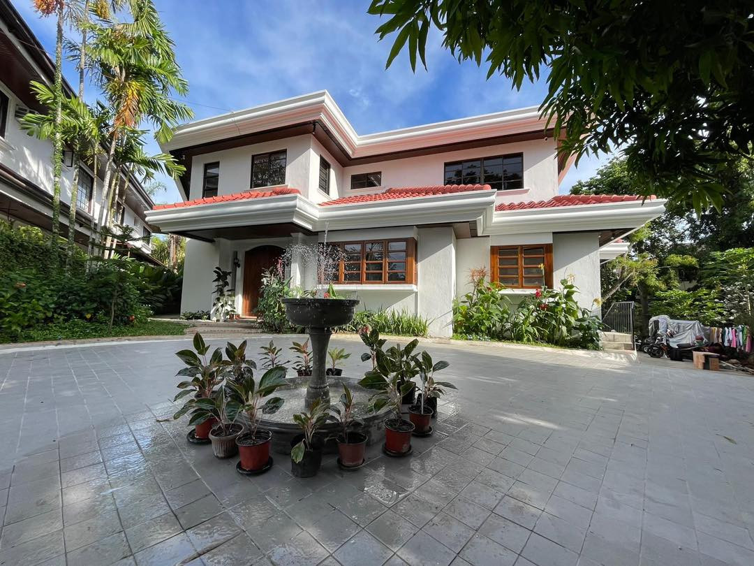 A Magnificent House and Lot for Sale in Ayala Alabang Village photo 1