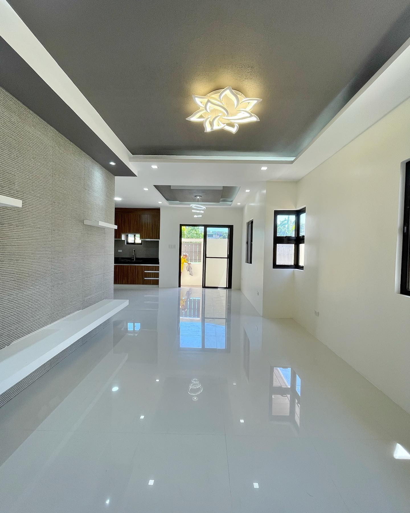 Brand New Modern Corner House for Sale photo 3